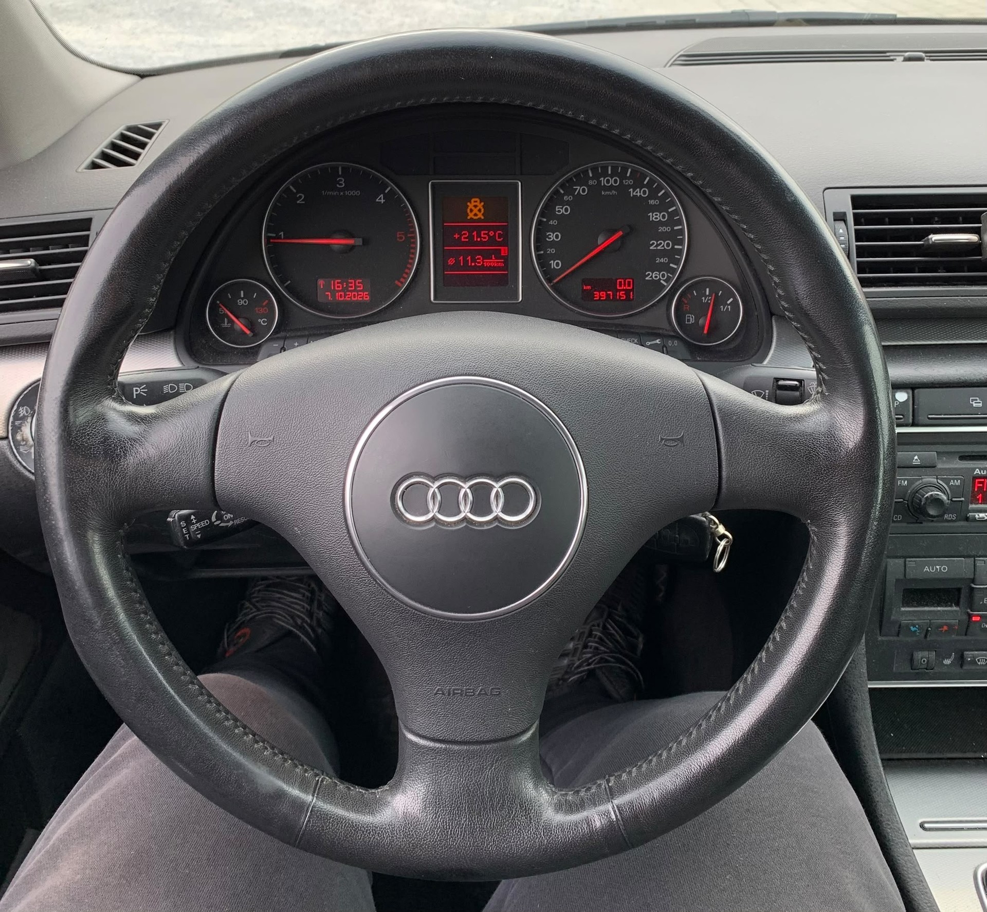 AUDI A4 Avant 1.9 TDI (Klimatronik * Radio CD * Leder/Alcantara * BO3)-image-9