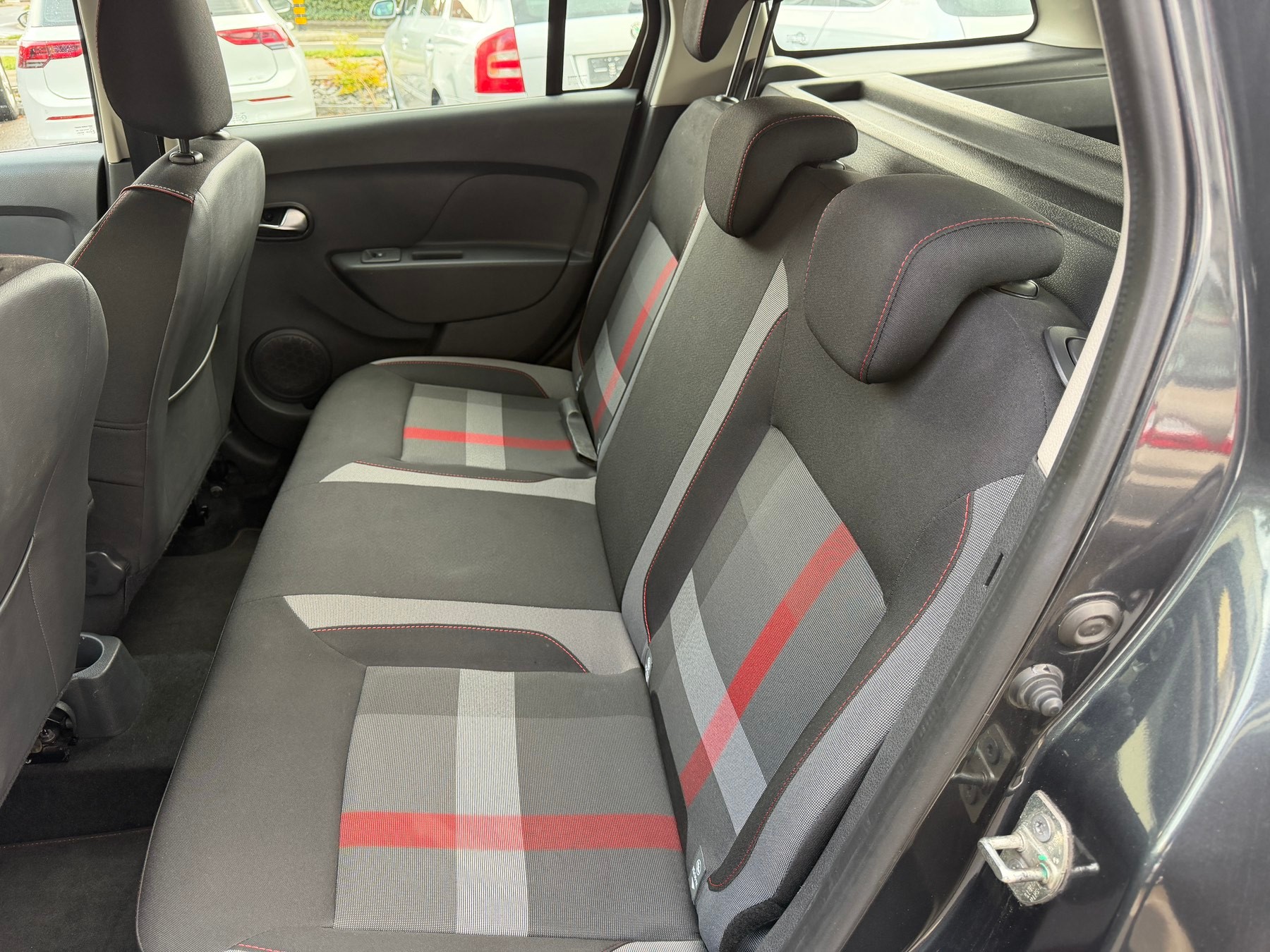 DACIA Logan MCV dCi 95 Stepway-image-11