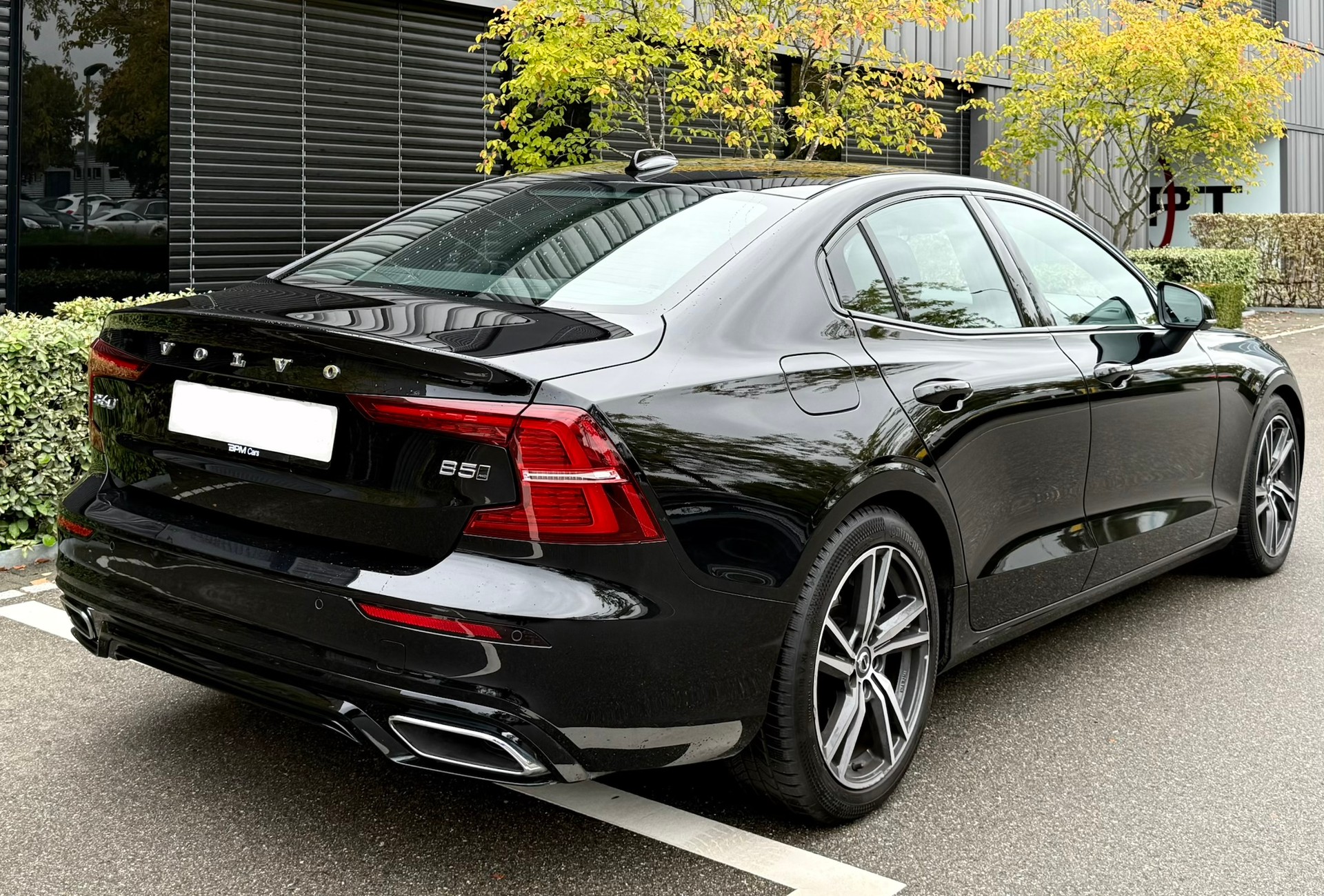 VOLVO S60 B5 AWD Benzin Mild Hybrid R-Design Geartronic-image-7