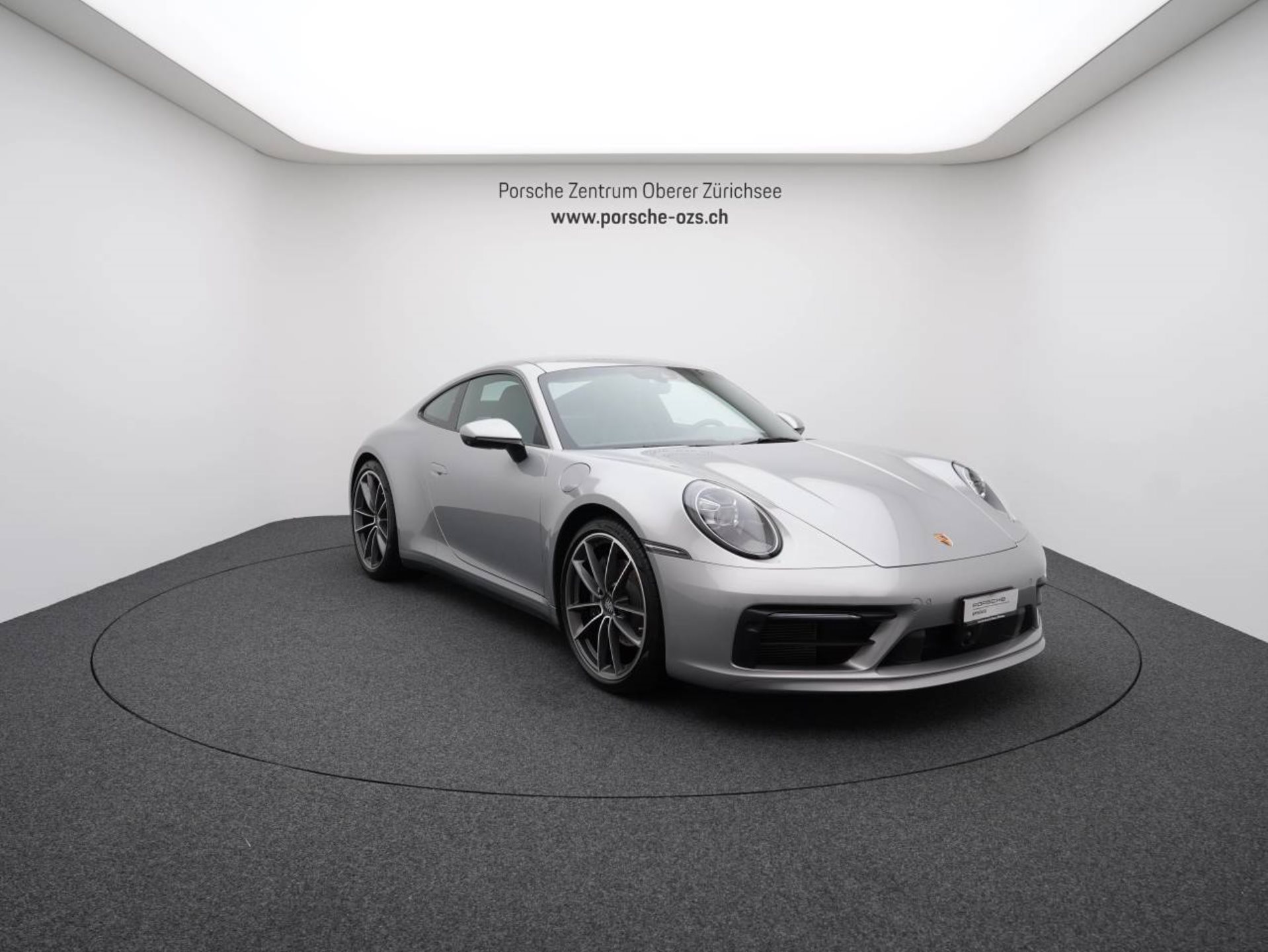 PORSCHE 911 Carrera-image-8