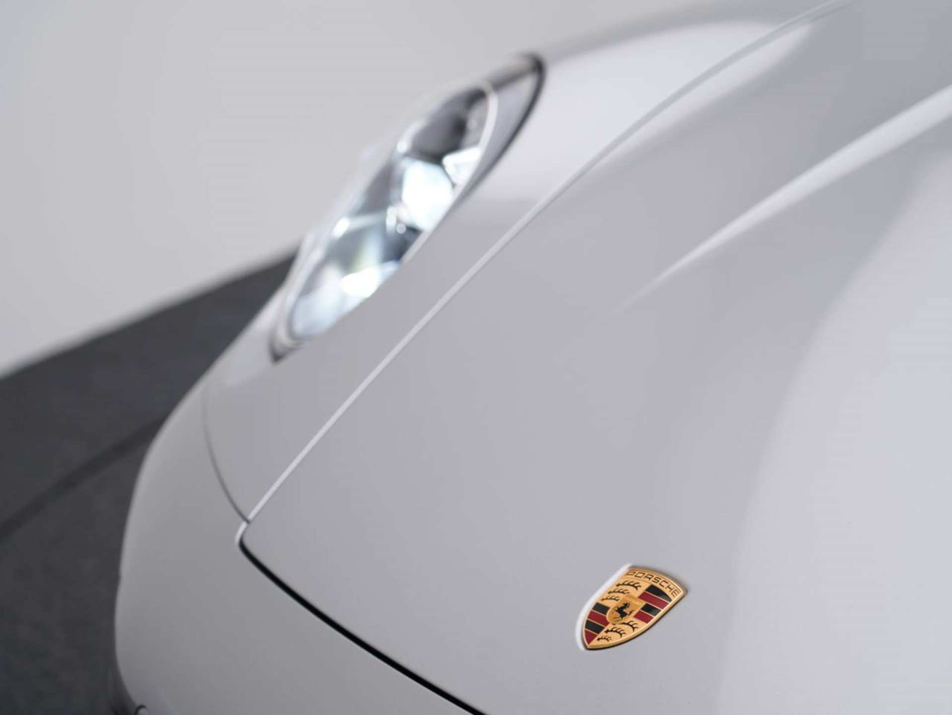 PORSCHE 911 Carrera-image-11