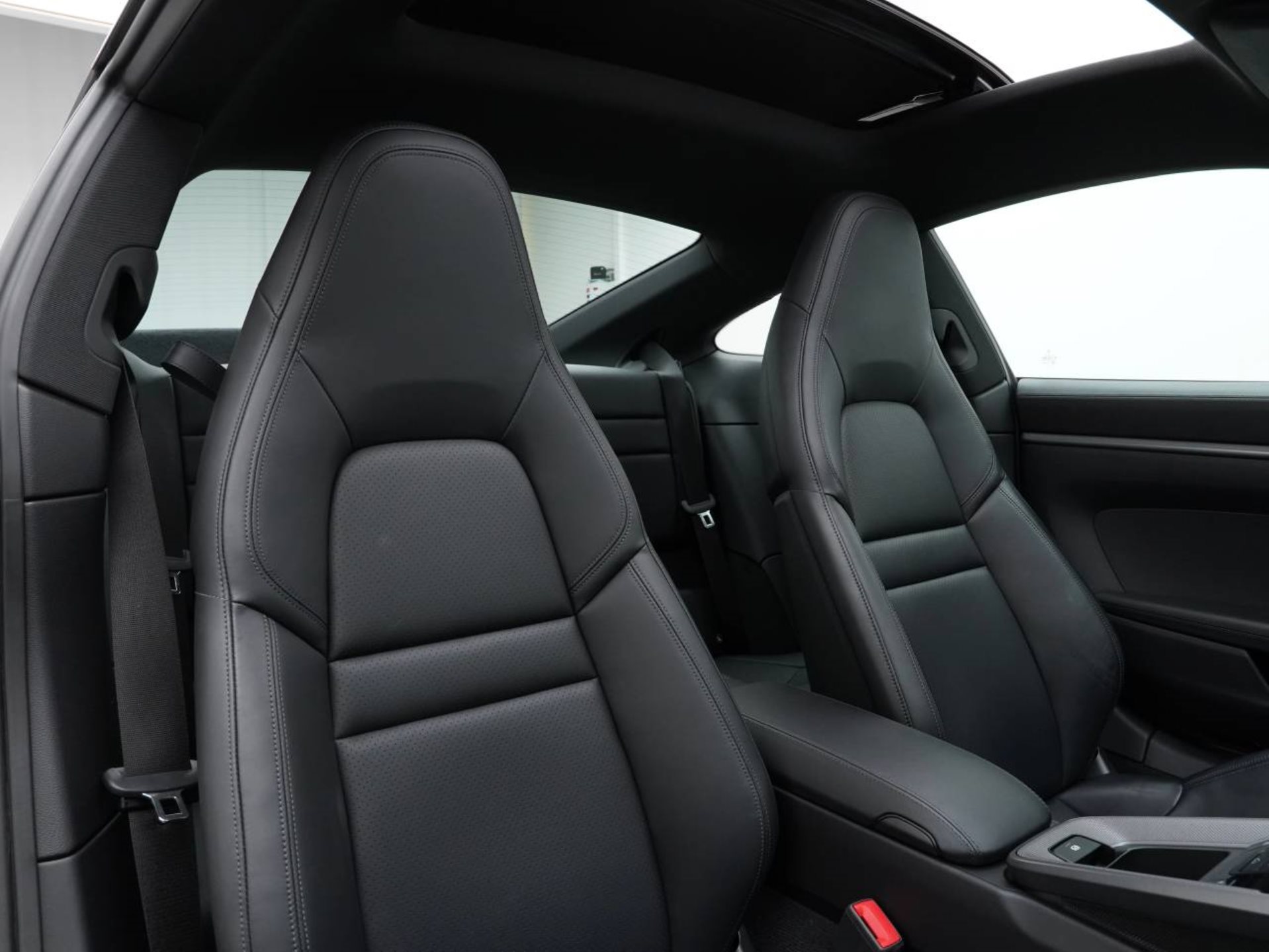 PORSCHE 911 Carrera-image-29