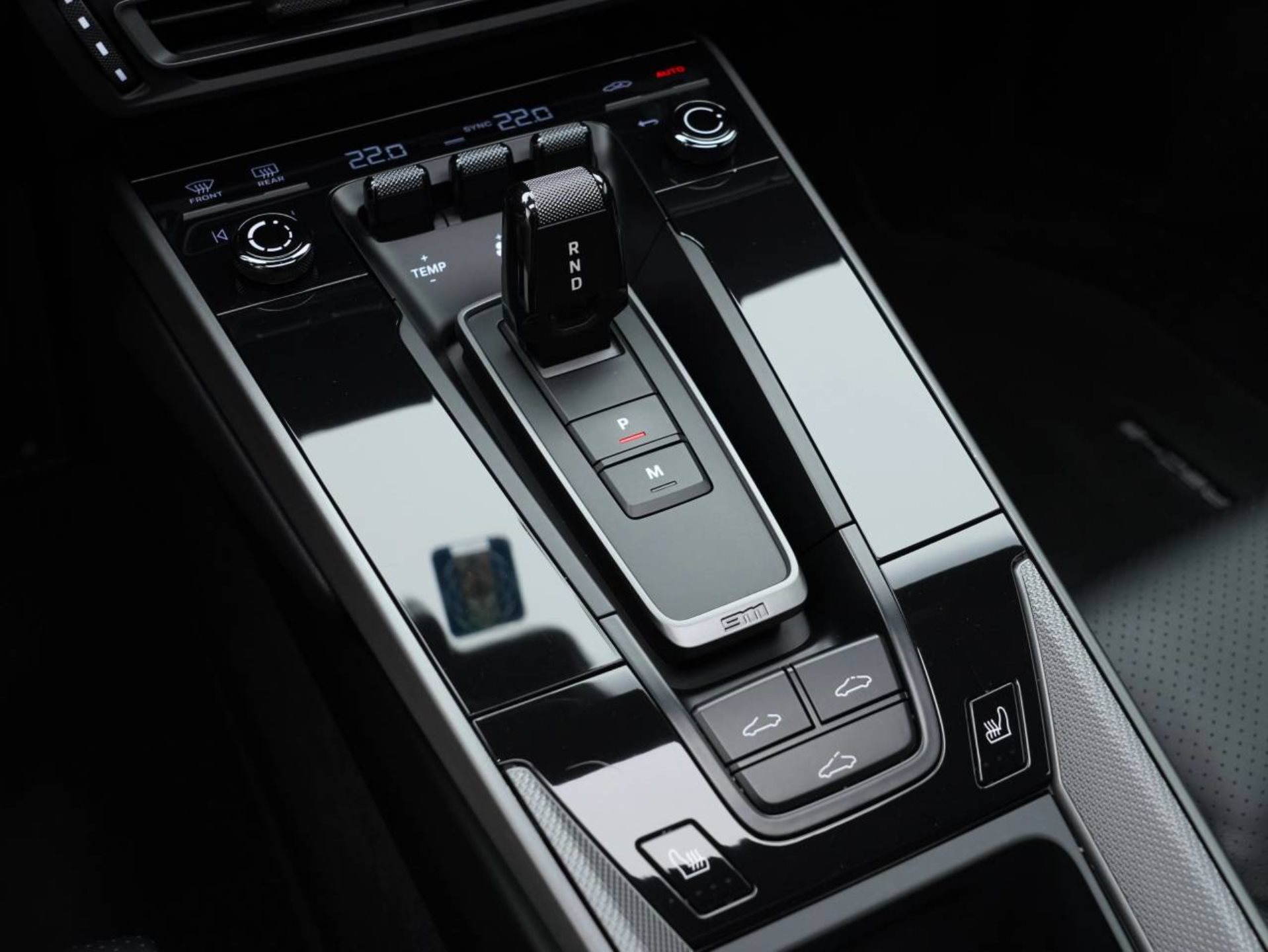 PORSCHE 911 Carrera-image-25