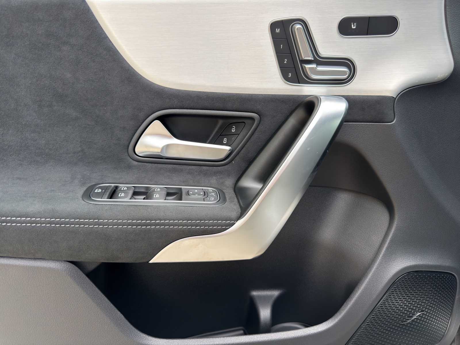 MERCEDES-BENZ A 250 4Matic 8G-DCT-image-7
