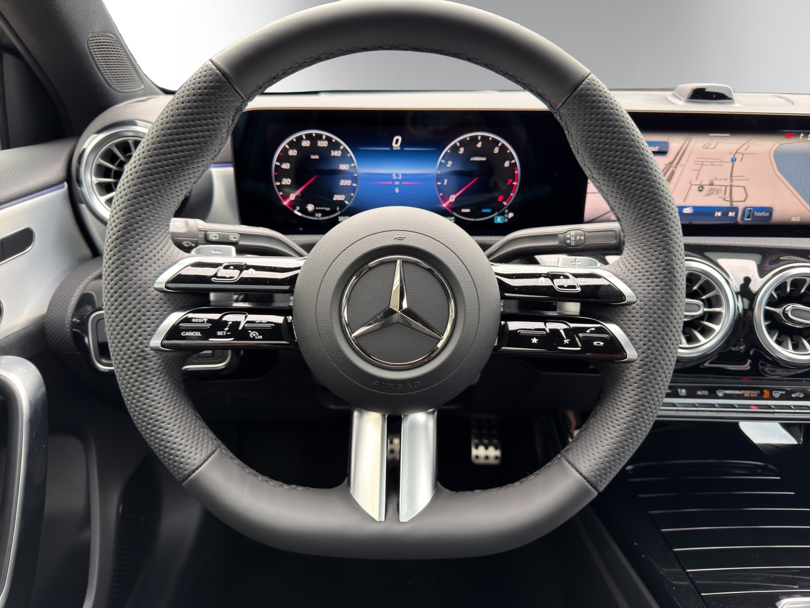 MERCEDES-BENZ A 250 4Matic 8G-DCT-image-13