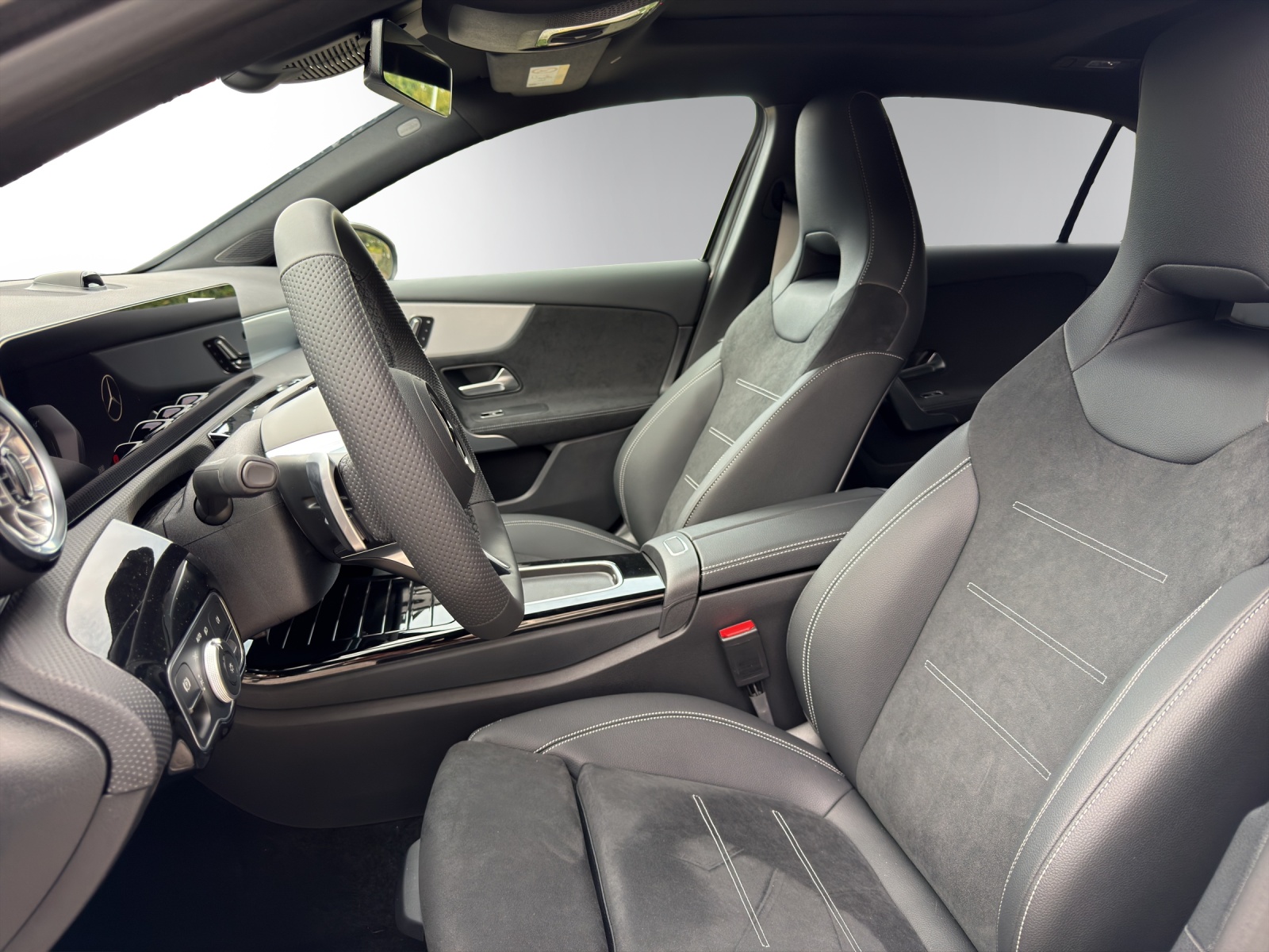 MERCEDES-BENZ A 250 4Matic 8G-DCT-image-8
