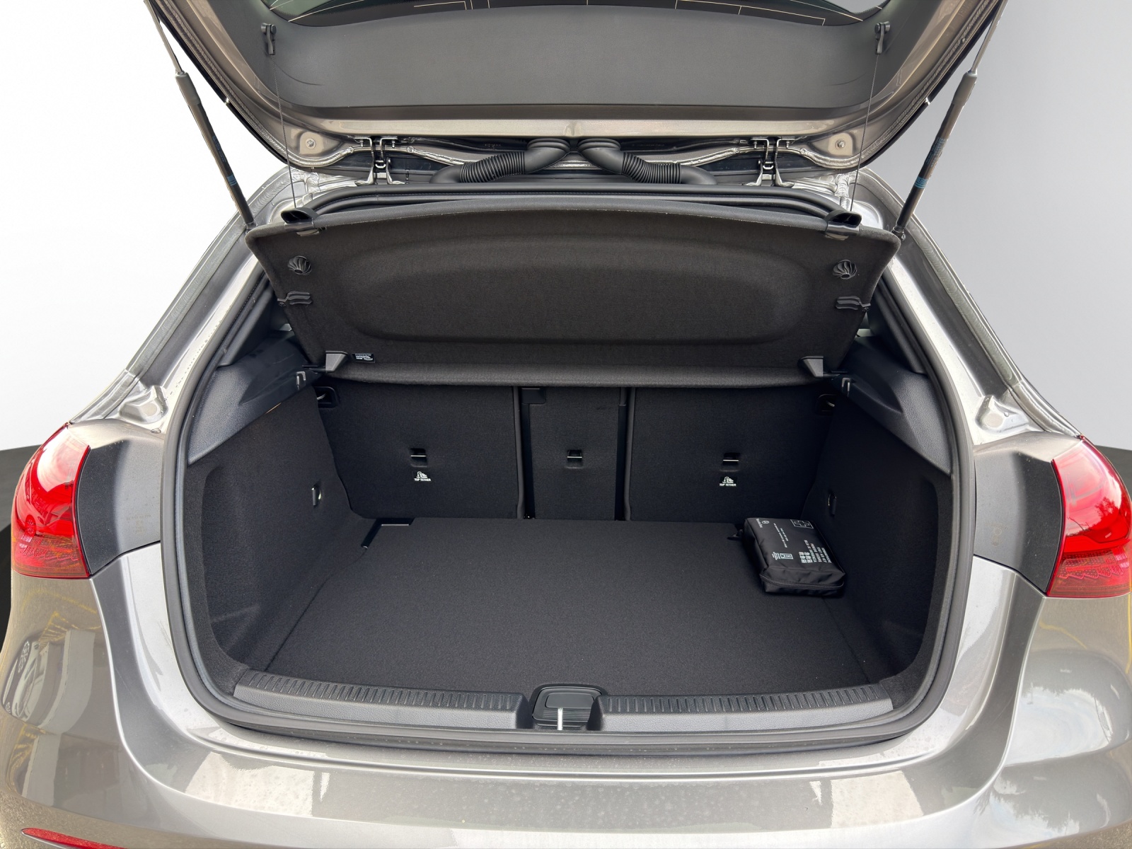 MERCEDES-BENZ A 250 4Matic 8G-DCT-image-5