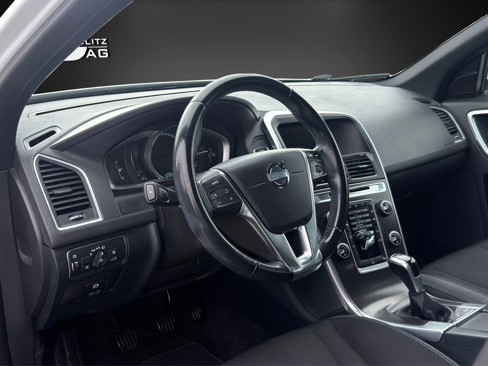 VOLVO XC60 D4 Momentum mit 181 PS-image-7