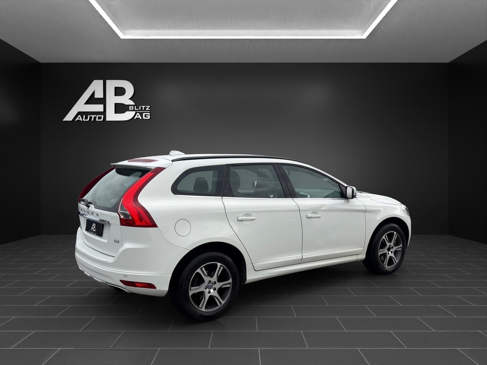 VOLVO XC60 D4 Momentum mit 181 PS-image-4