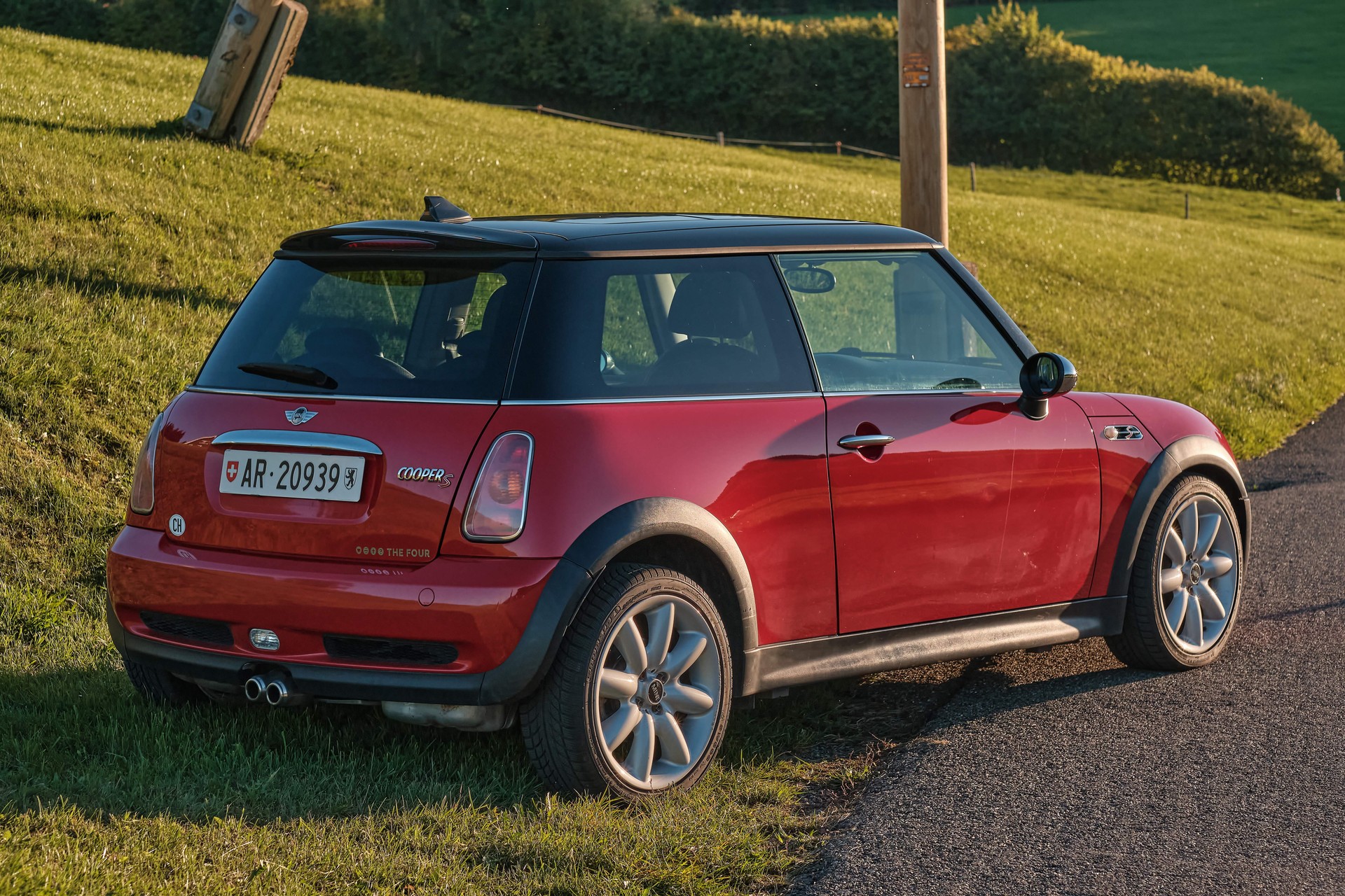 MINI 1.6i Cooper S-image-1