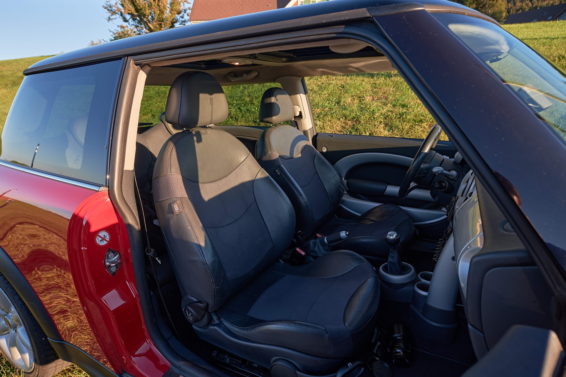 MINI 1.6i Cooper S-image-4