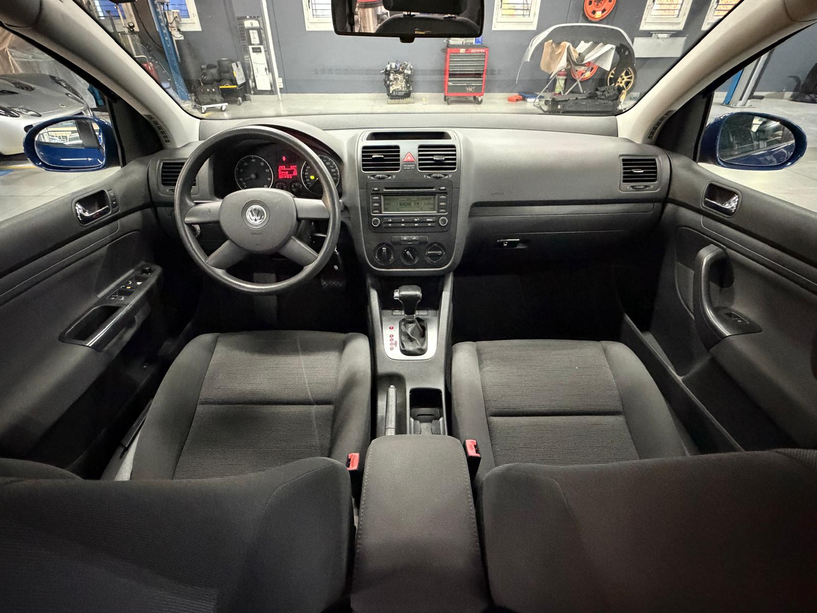 VW Golf 1.6 FSI Trendline-image-12