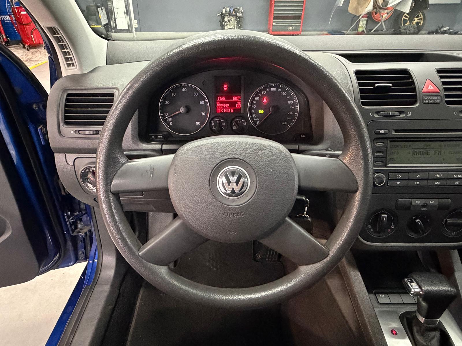 VW Golf 1.6 FSI Trendline-image-13