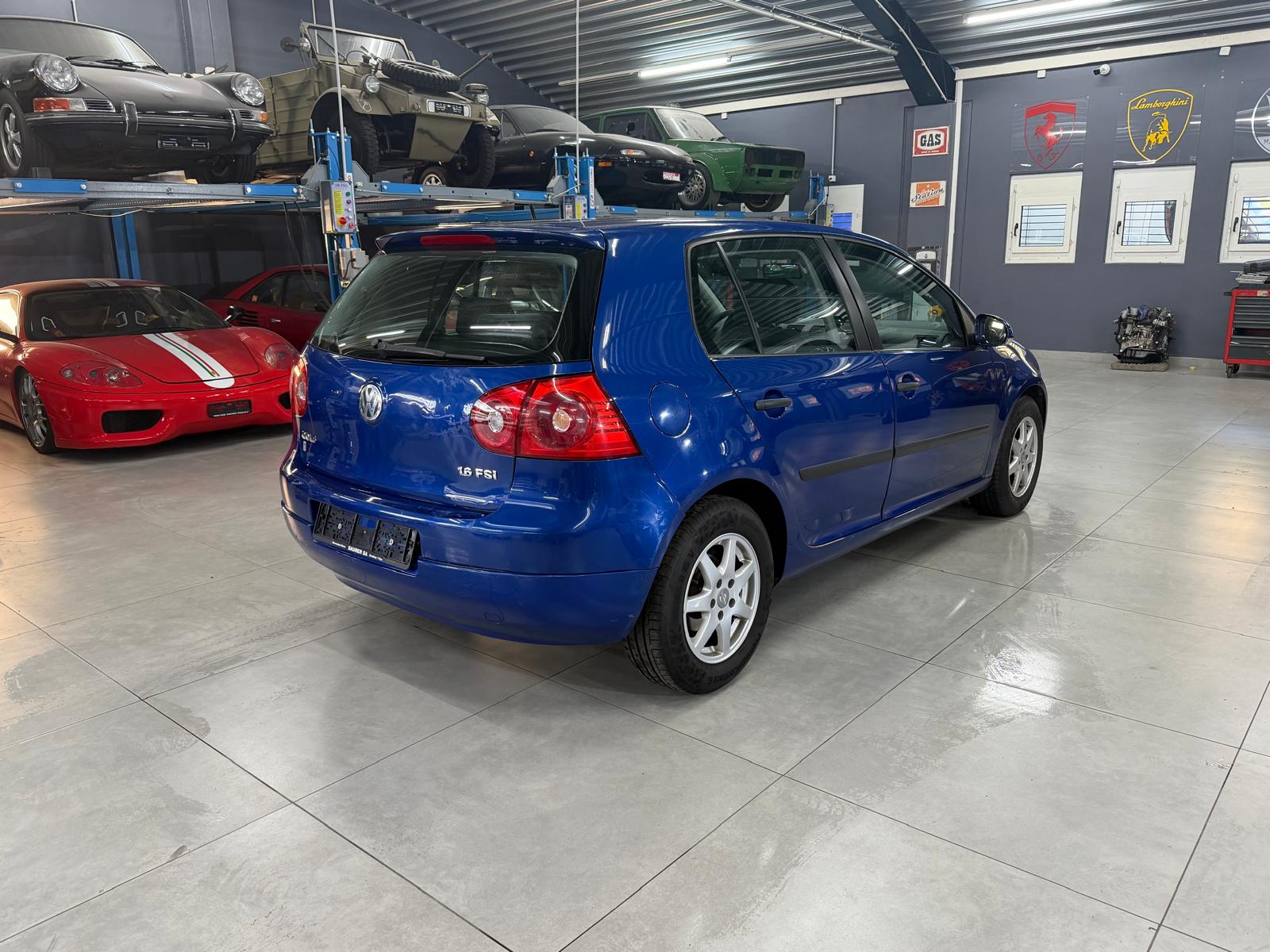 VW Golf 1.6 FSI Trendline-image-4