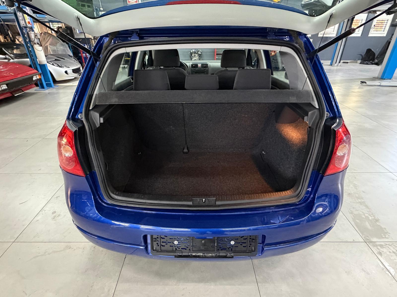 VW Golf 1.6 FSI Trendline-image-14