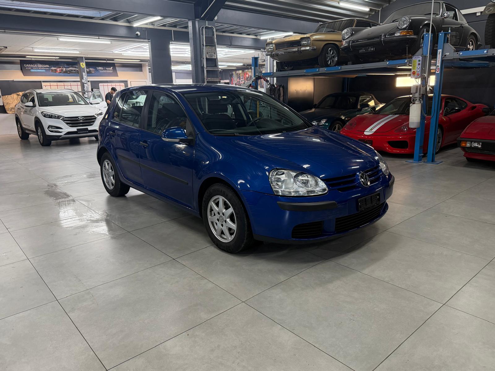 VW Golf 1.6 FSI Trendline-image-2