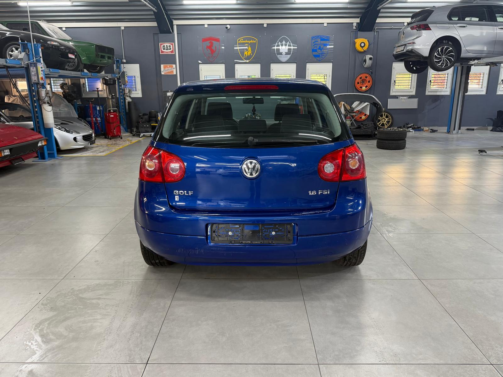 VW Golf 1.6 FSI Trendline-image-5
