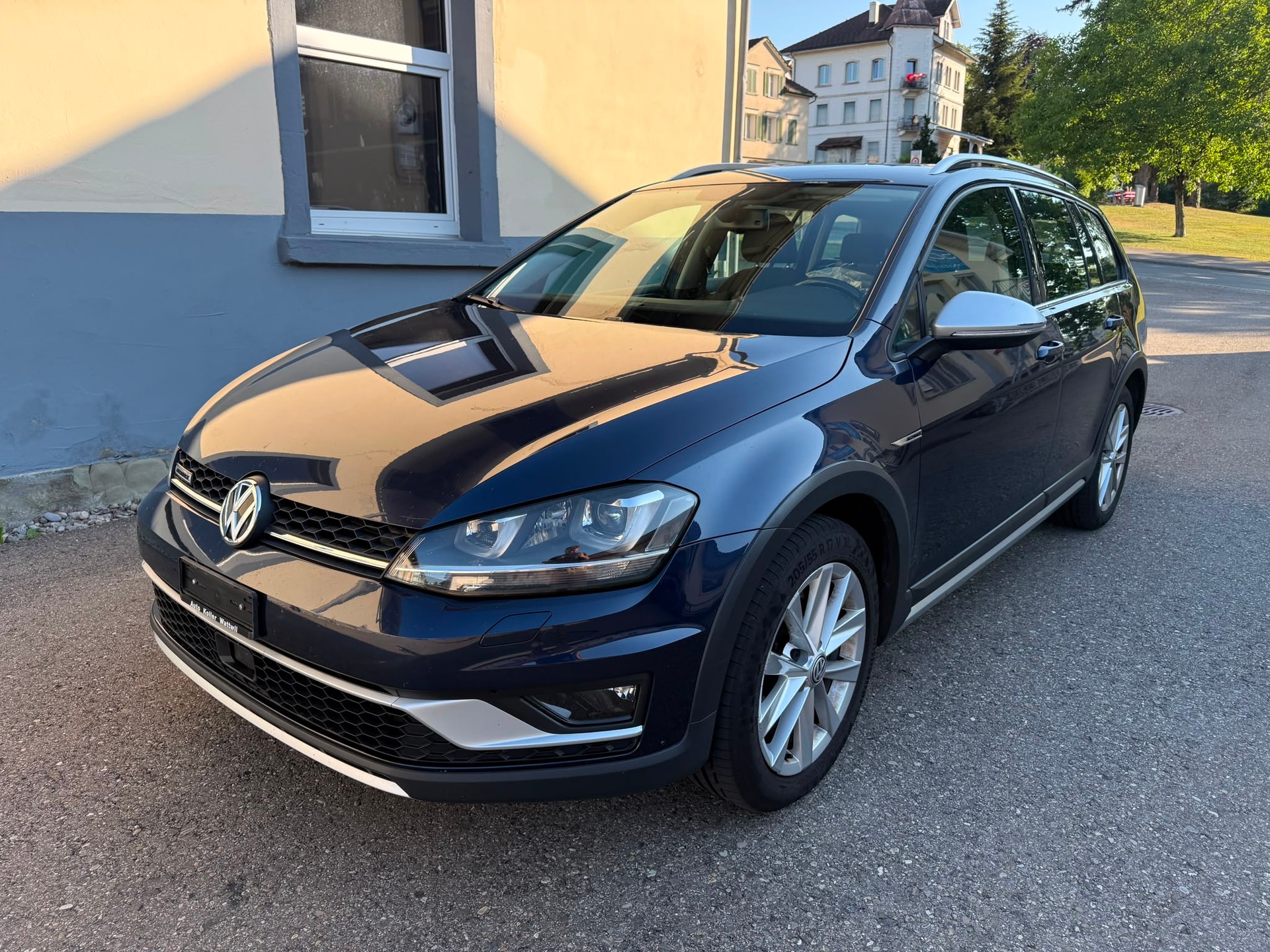 VW Golf 1.8 TSI Alltrack 4Motion-image-4