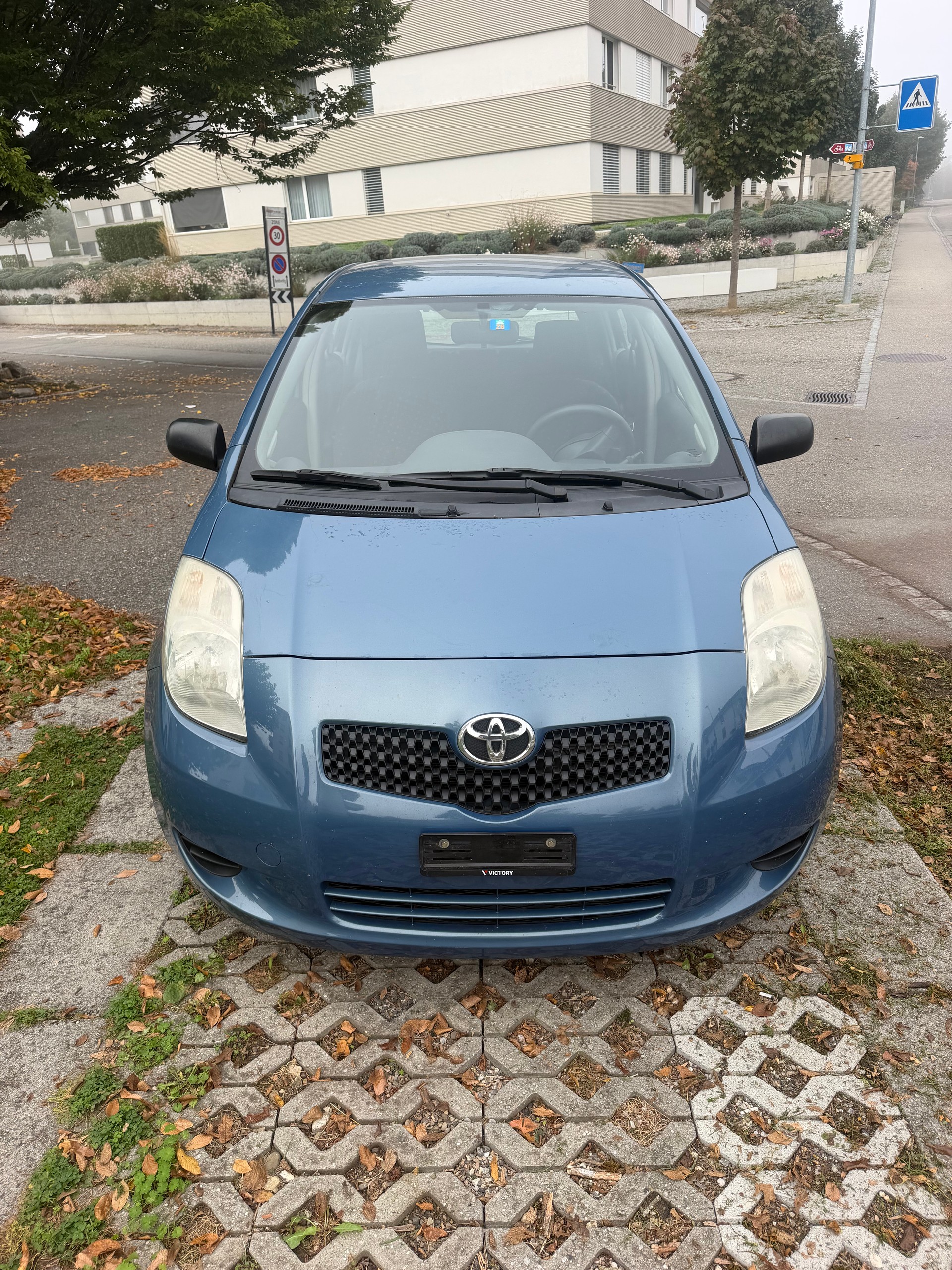 TOYOTA Yaris 1.3 Linea Sol-image-2