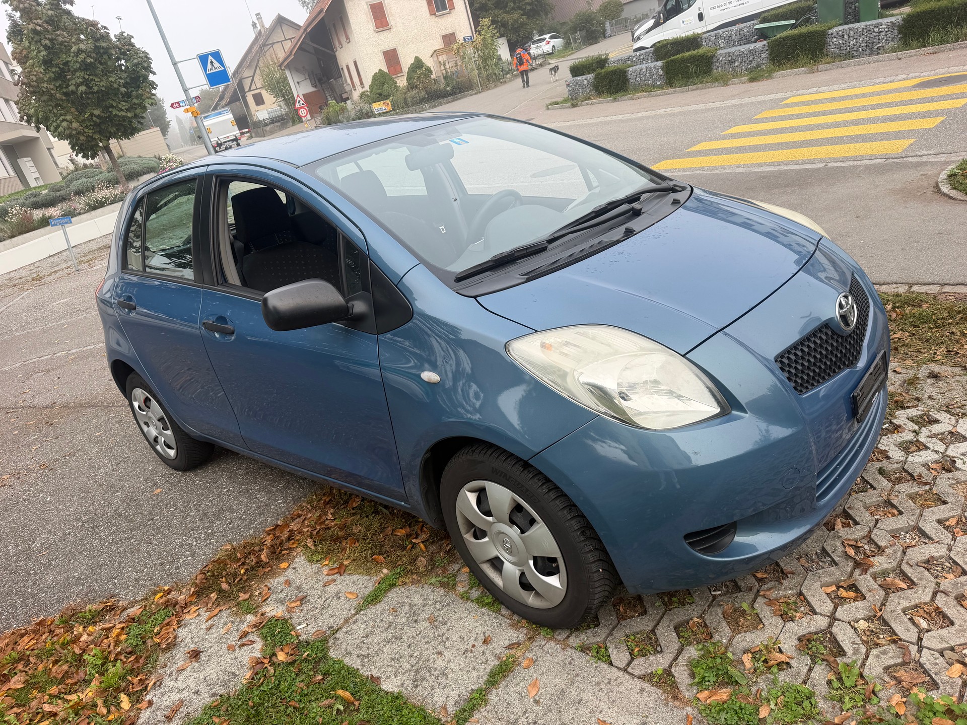 TOYOTA Yaris 1.3 Linea Sol-image-5
