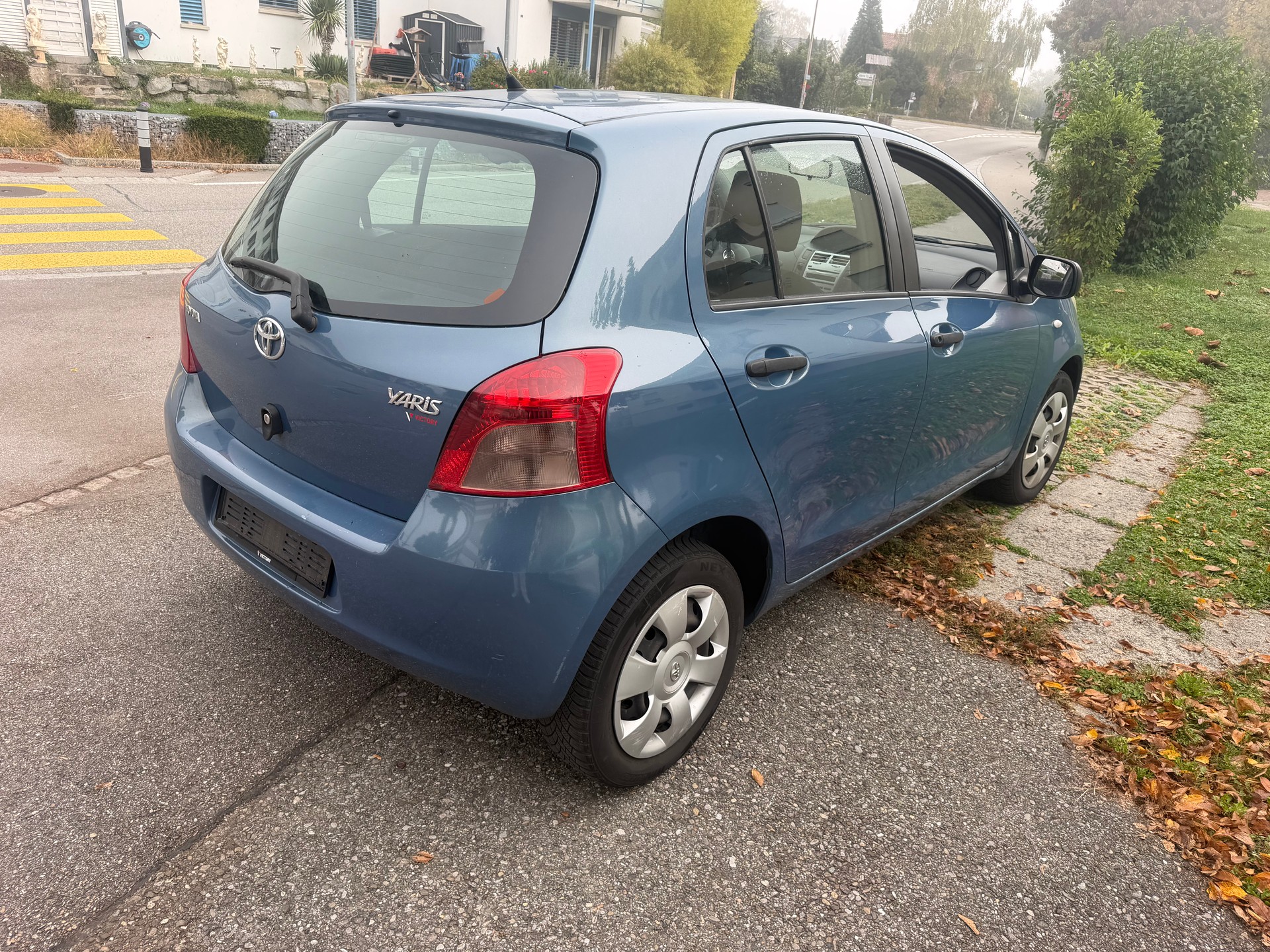 TOYOTA Yaris 1.3 Linea Sol-image-3