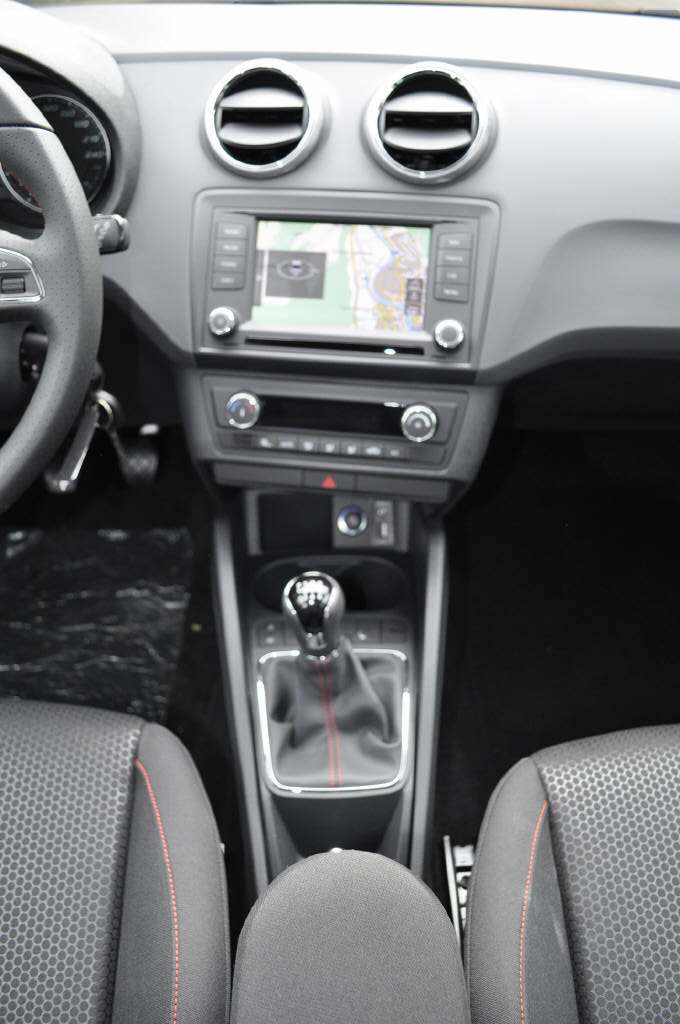 SEAT Ibiza 1.0 TSI 110 FR-image-7