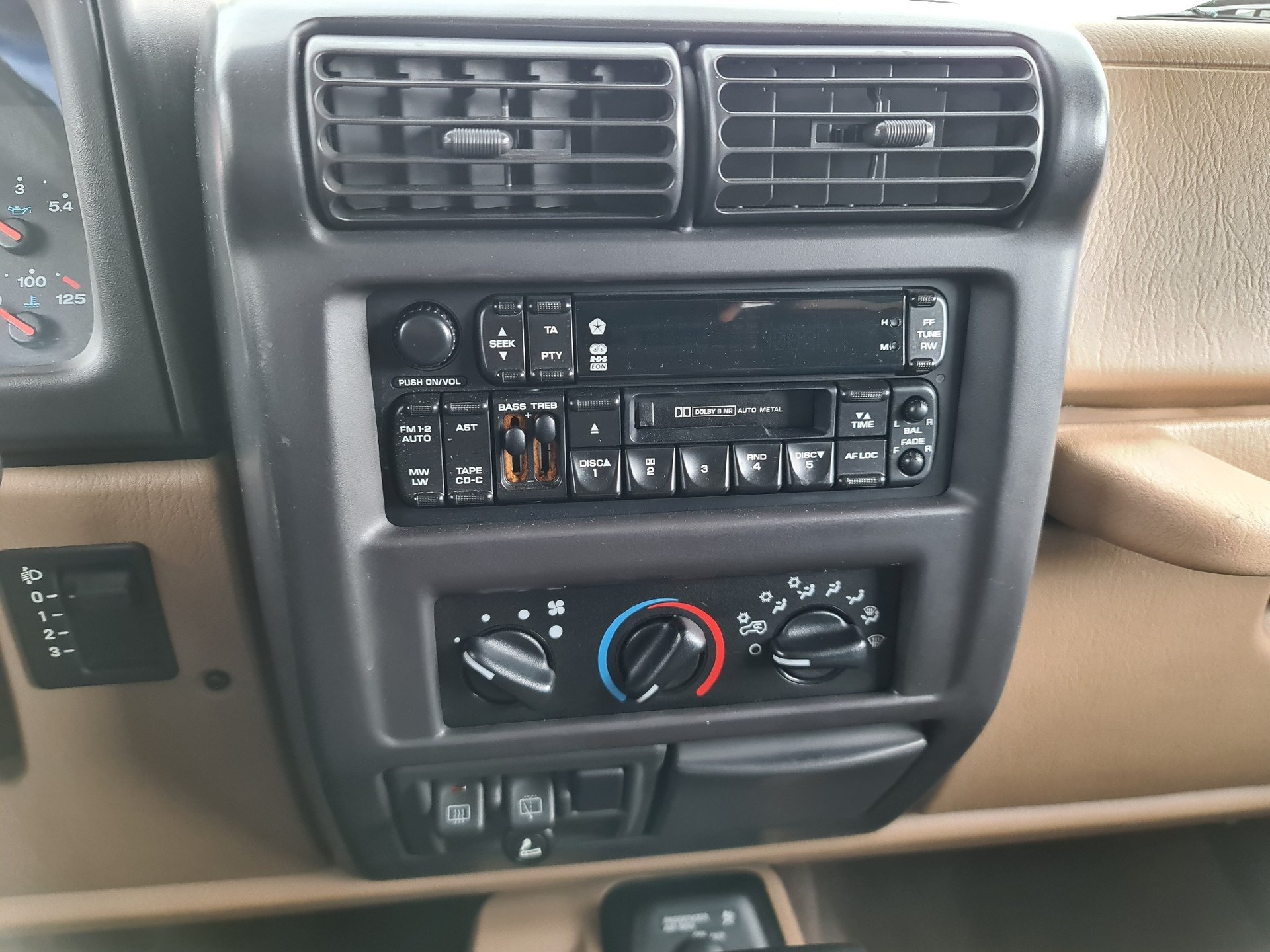 JEEP Wrangler 4.0 Sahara Freedom Hardtop-image-13