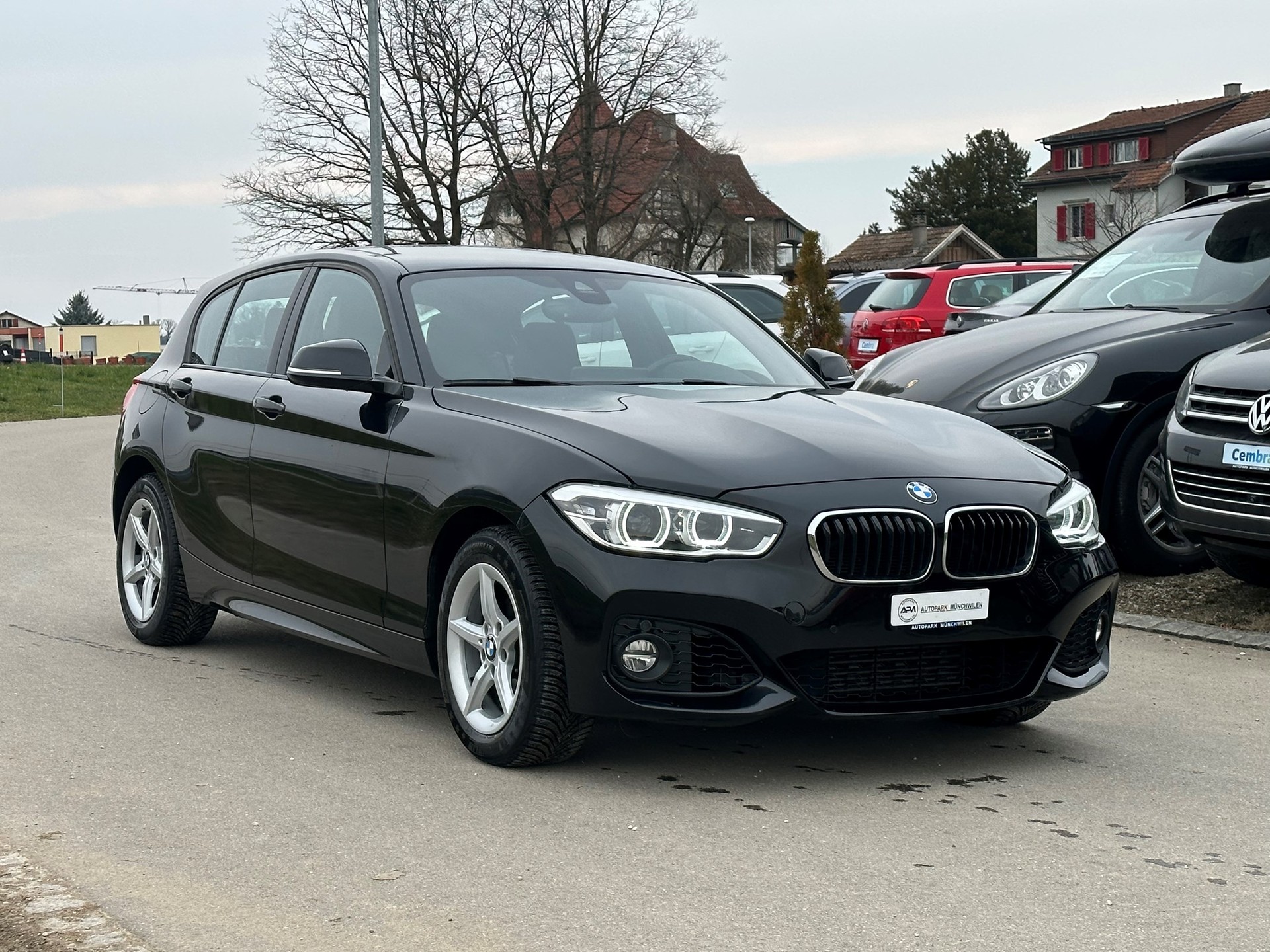 BMW 120d xDrive M Sport Steptronic-image-1