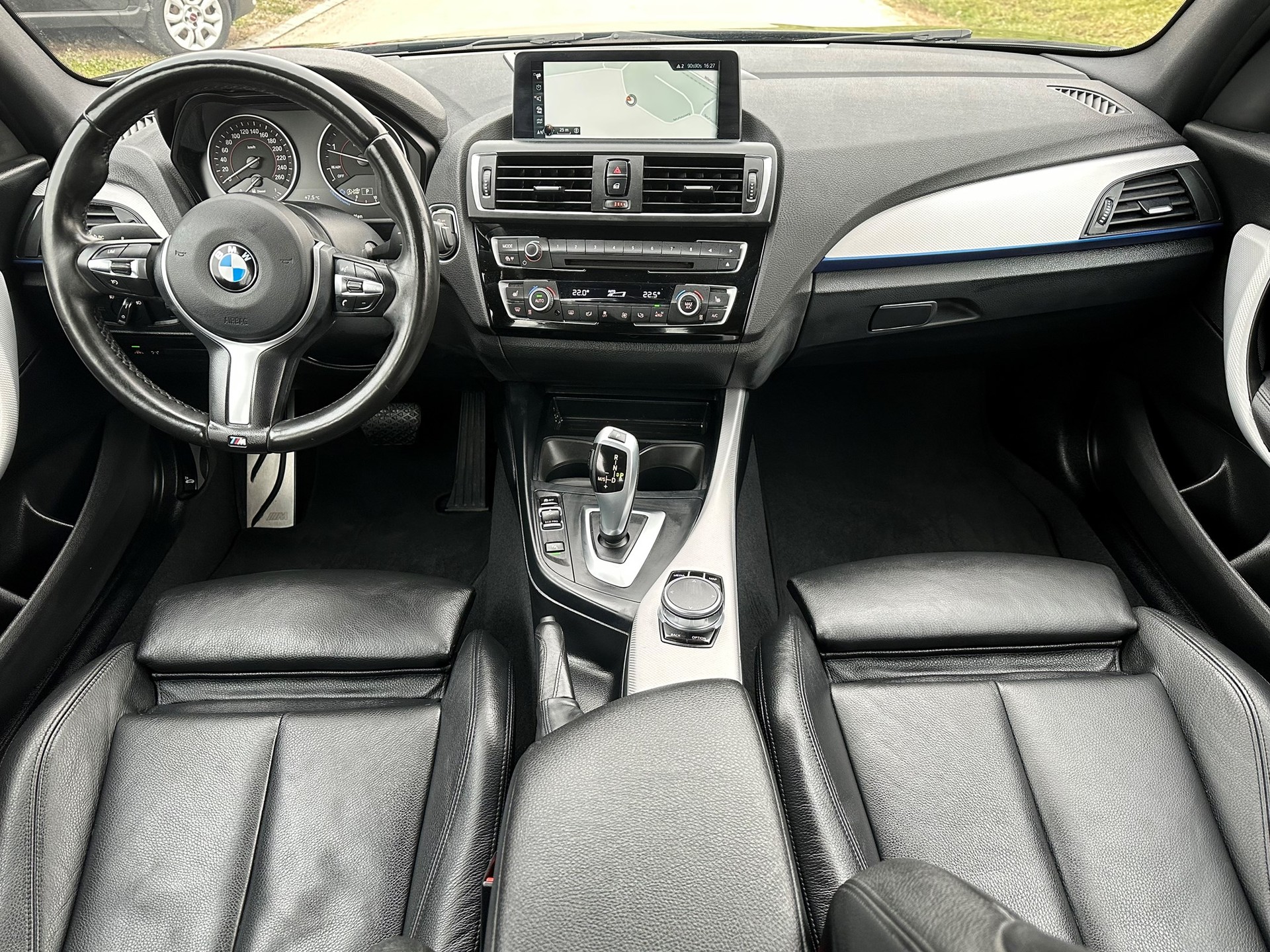 BMW 120d xDrive M Sport Steptronic-image-7