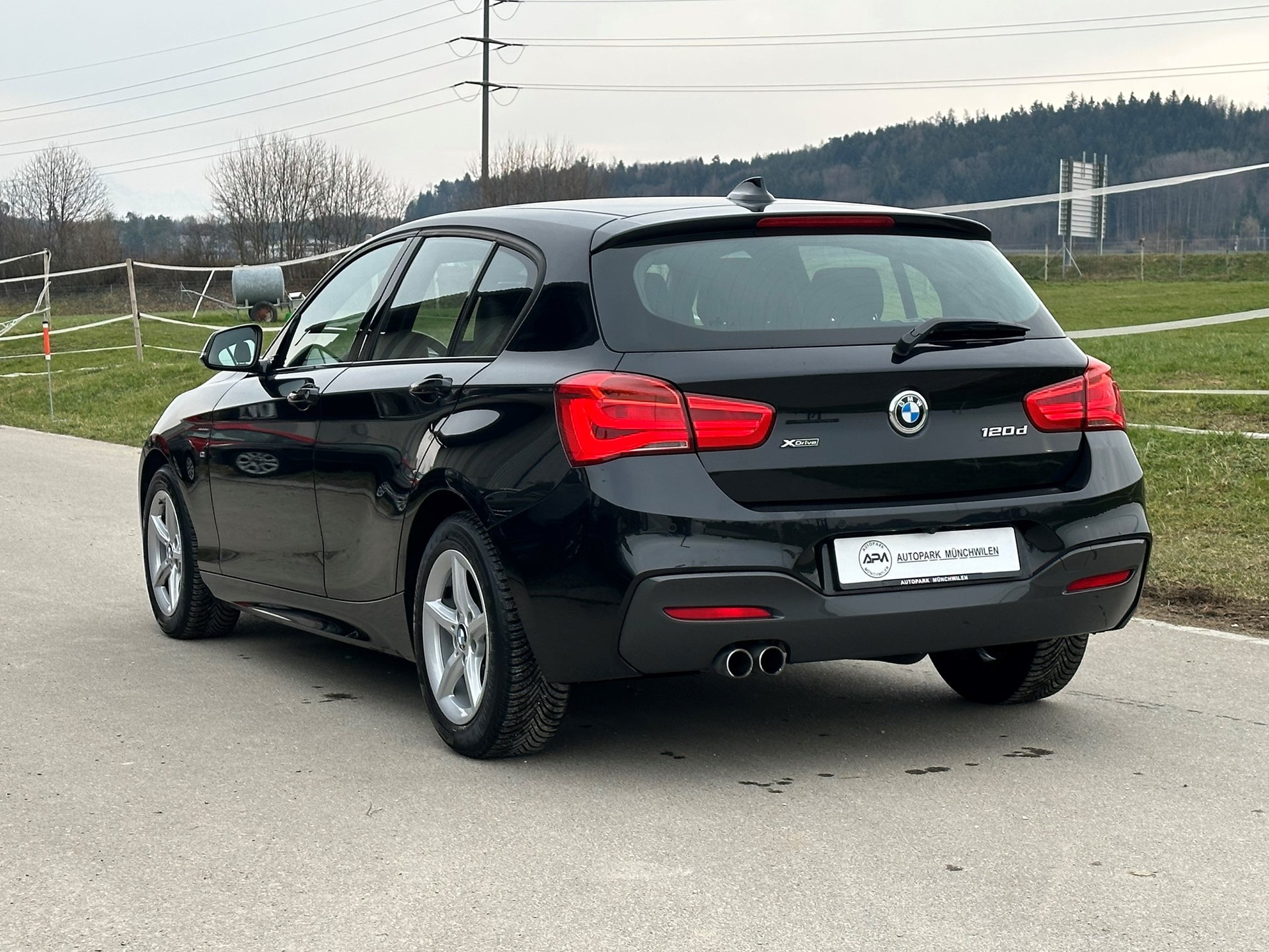 BMW 120d xDrive M Sport Steptronic-image-3