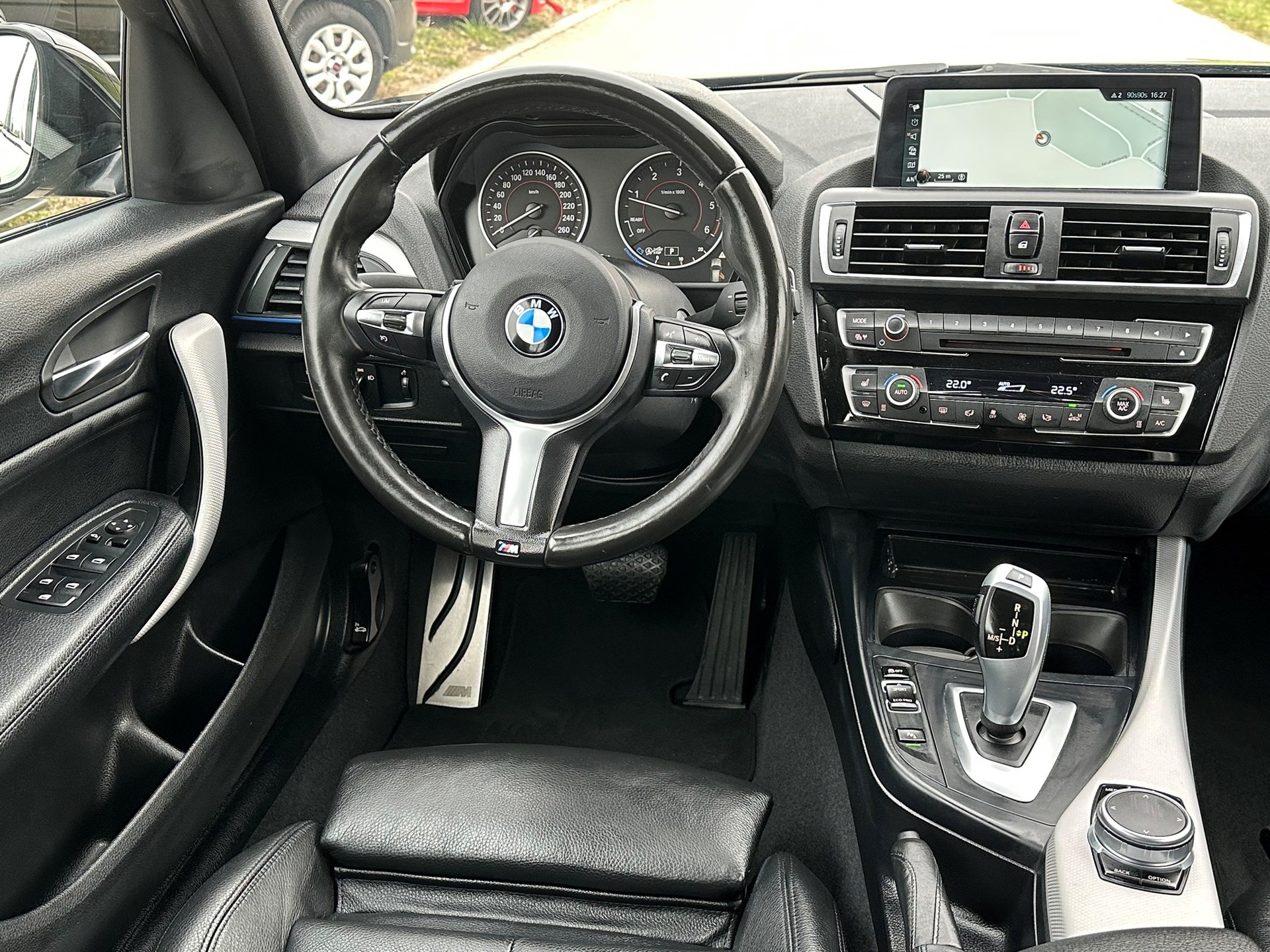BMW 120d xDrive M Sport Steptronic-image-8