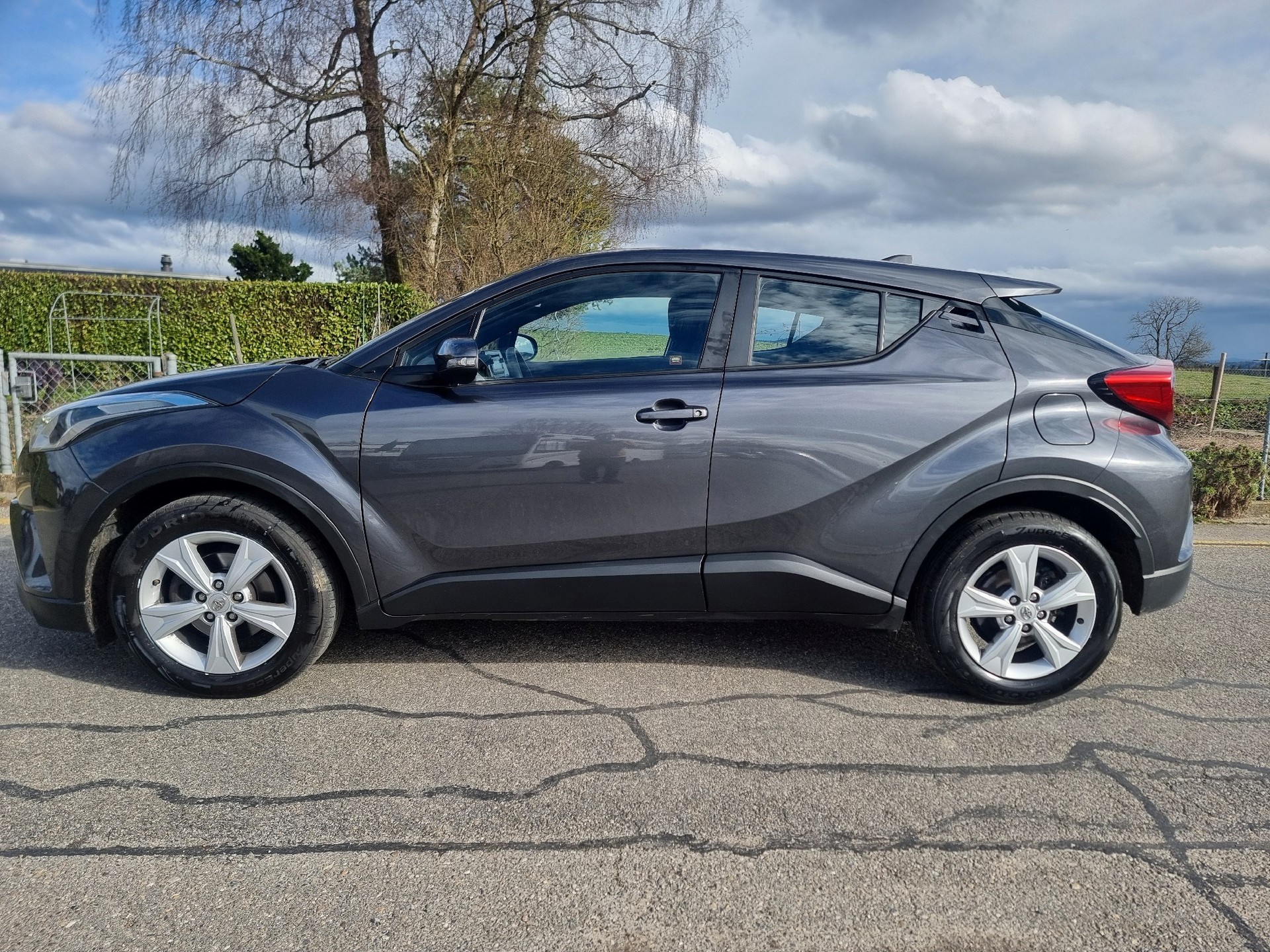TOYOTA C-HR 1.2 Turbo Active-image-3