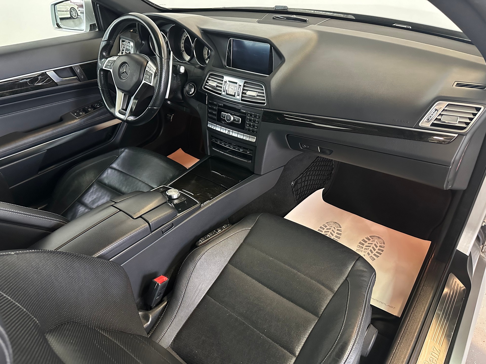 MERCEDES-BENZ E 350 4Matic 7G-Tronic-image-24