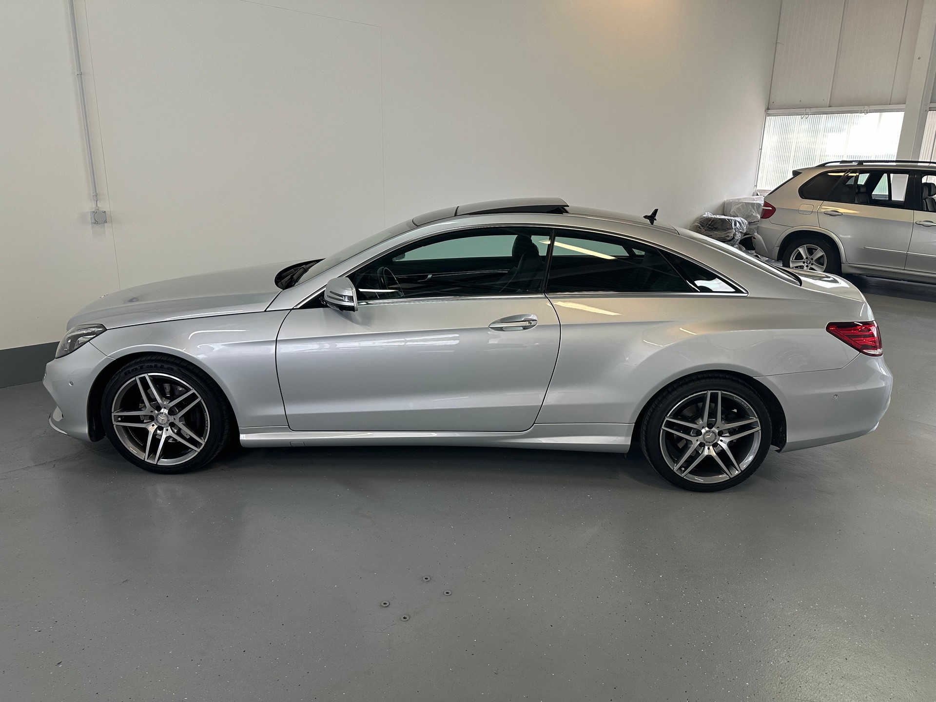 MERCEDES-BENZ E 350 4Matic 7G-Tronic-image-19