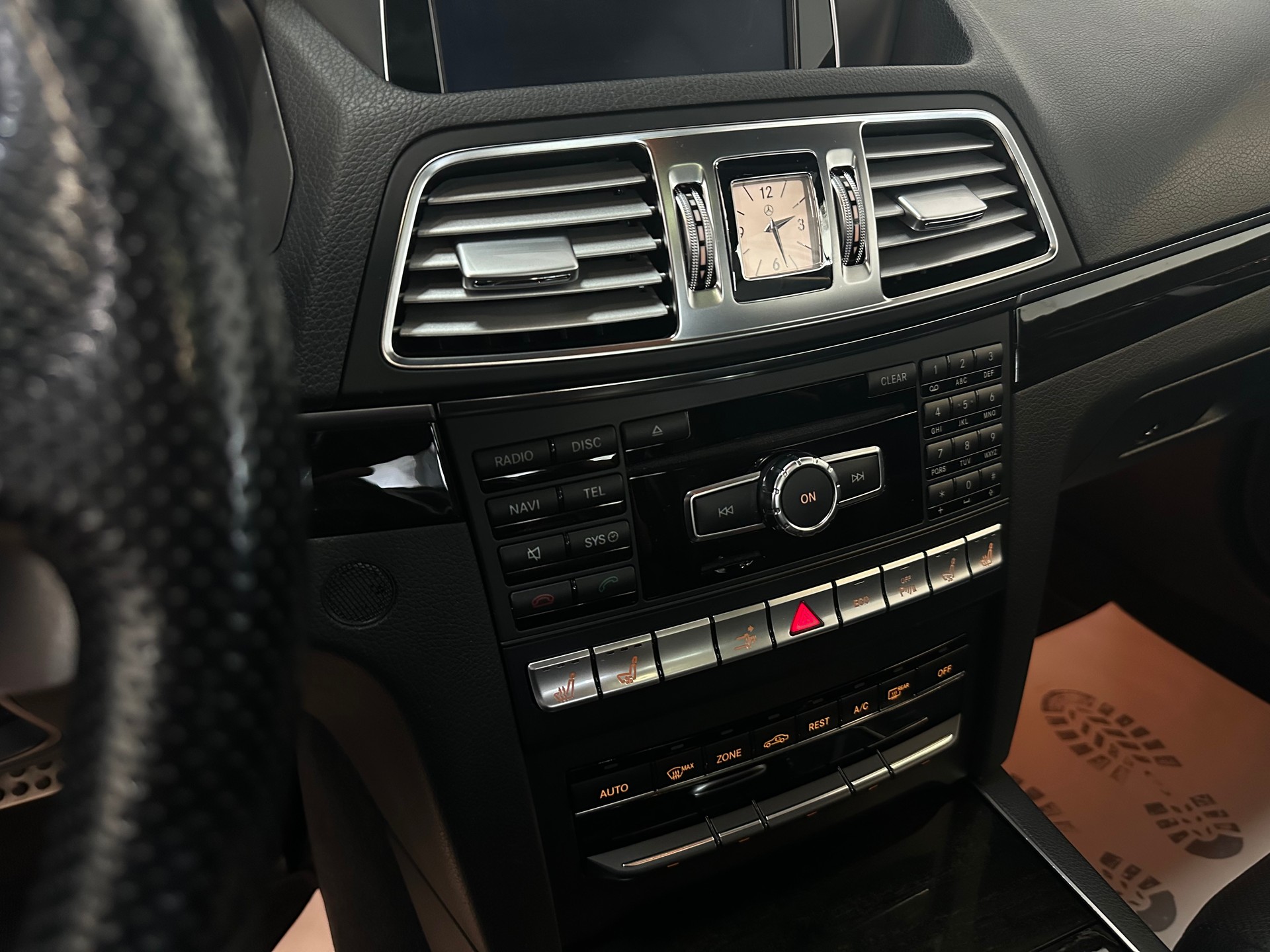 MERCEDES-BENZ E 350 4Matic 7G-Tronic-image-28