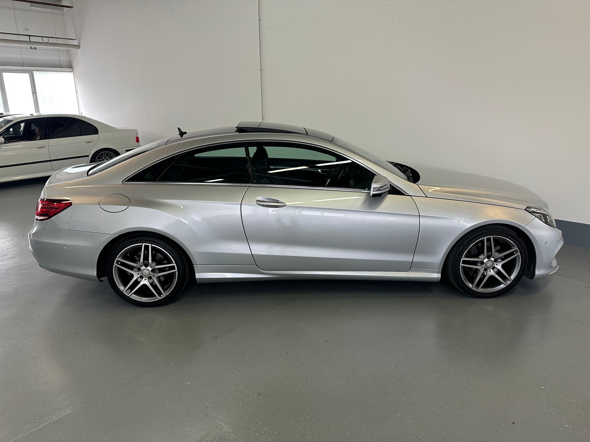 MERCEDES-BENZ E 350 4Matic 7G-Tronic-image-17