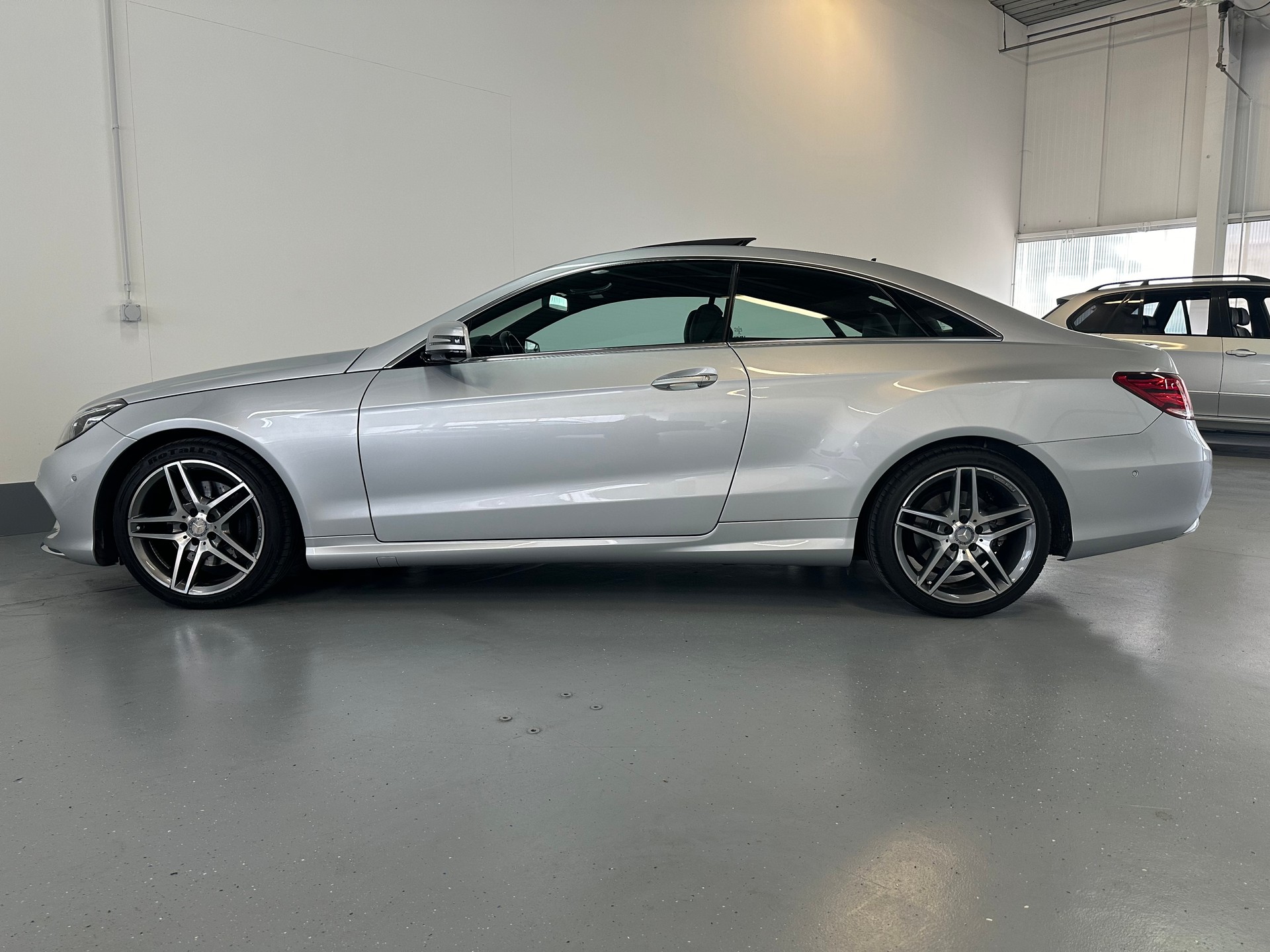 MERCEDES-BENZ E 350 4Matic 7G-Tronic-image-20