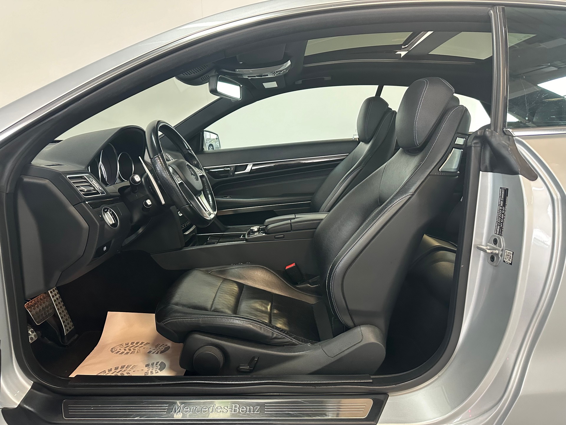 MERCEDES-BENZ E 350 4Matic 7G-Tronic-image-21