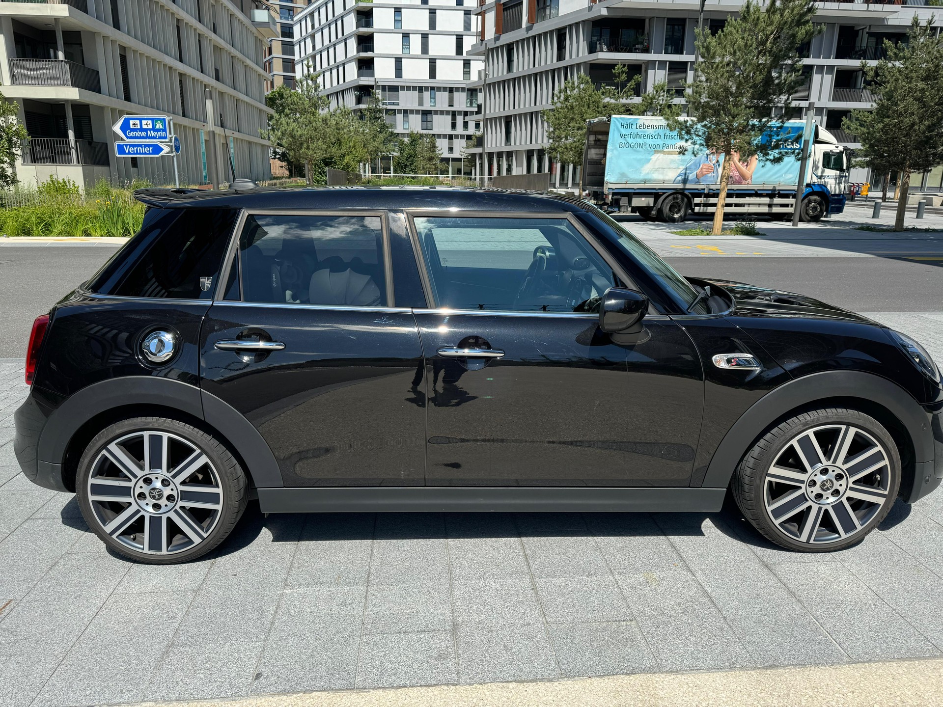 MINI Mini Cooper S Steptronic DKG (Trafalgar) 5 portes-image-2