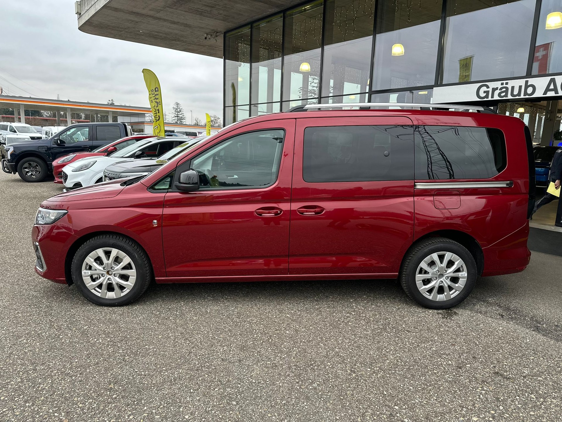 FORD Grand Tourneo Connect 2.0 EcoBlue Titanium Automat-image-4