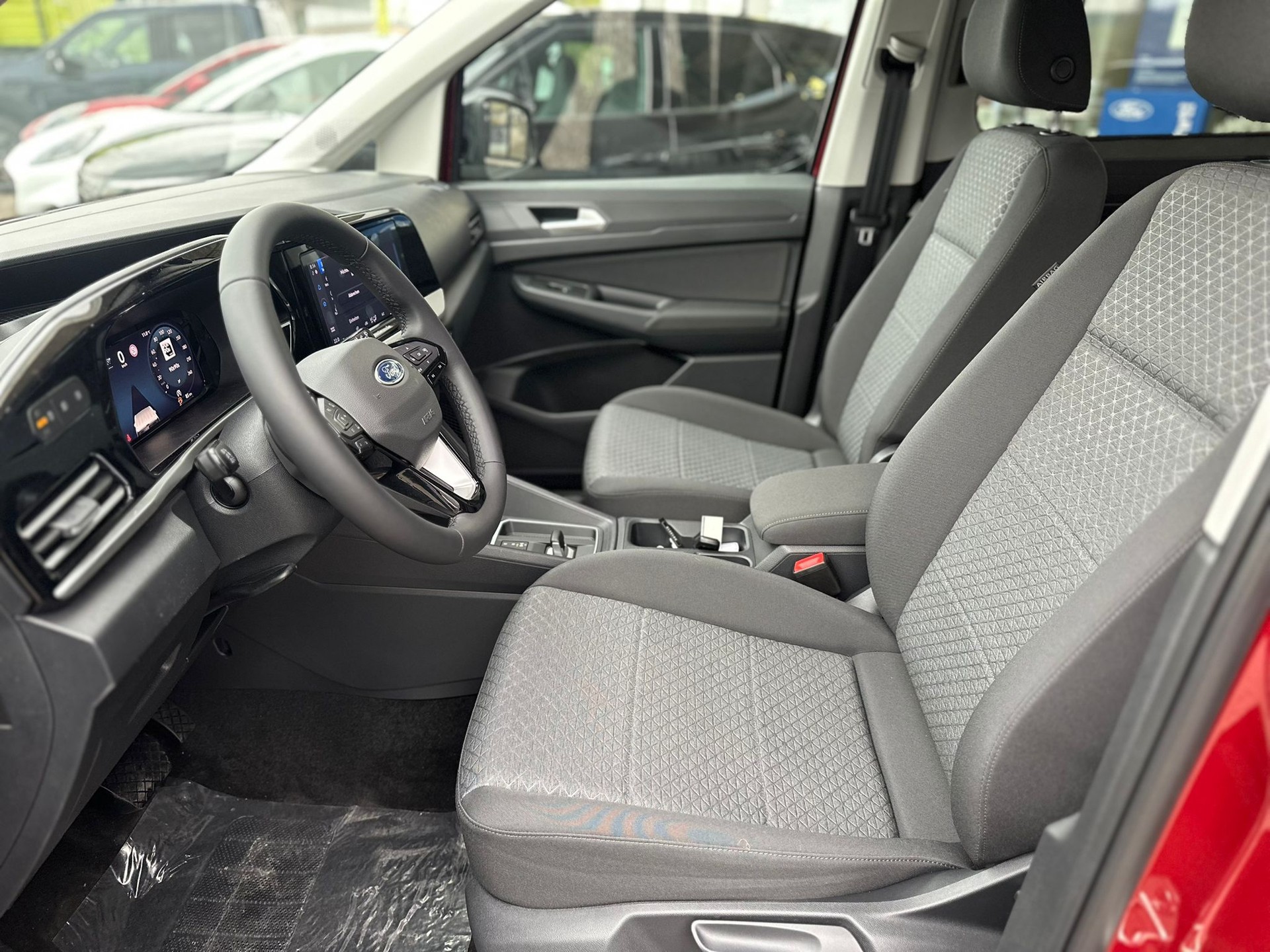 FORD Grand Tourneo Connect 2.0 EcoBlue Titanium Automat-image-8