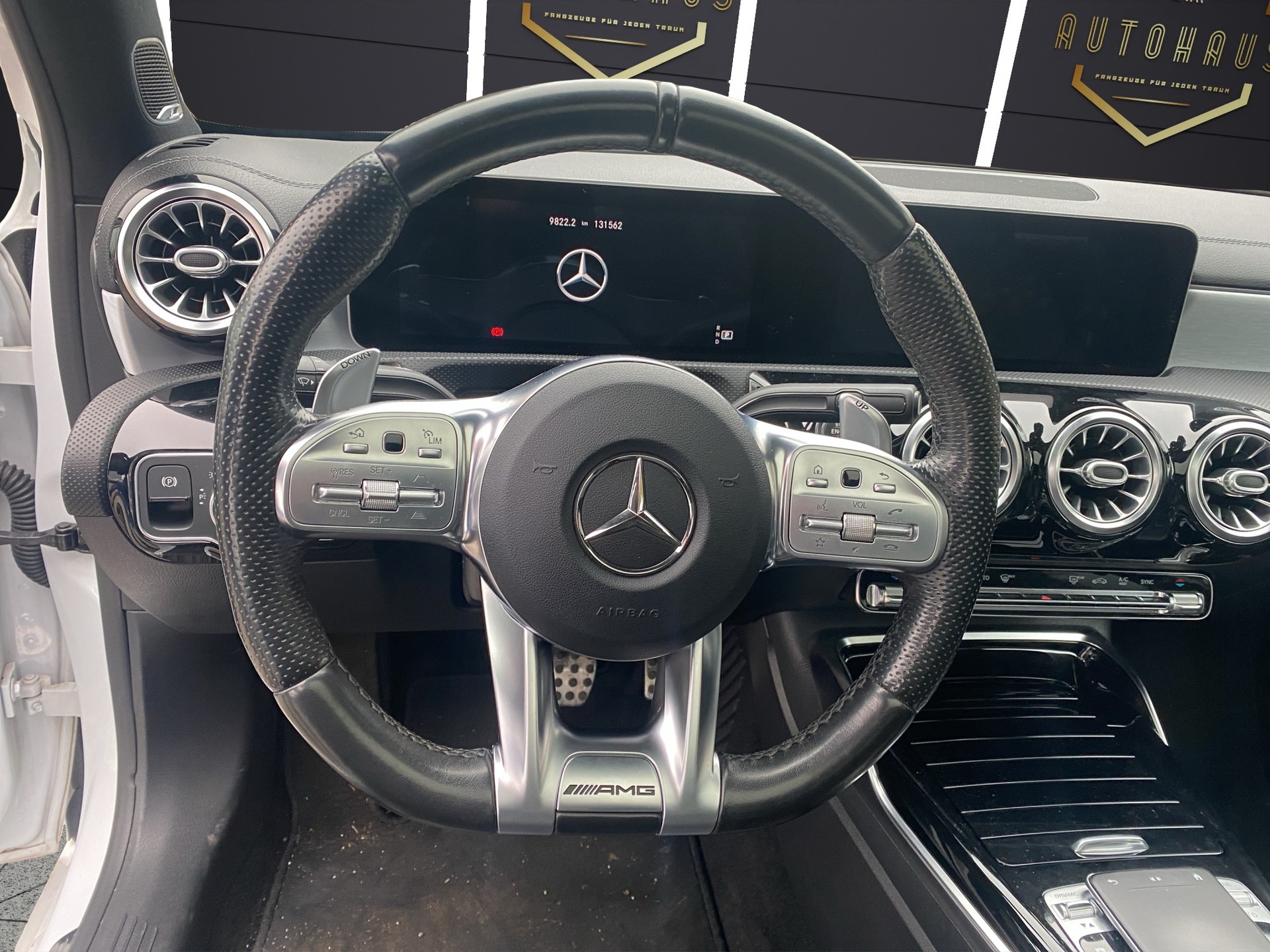 MERCEDES-BENZ A 35 AMG 4Matic Speedshift-image-10