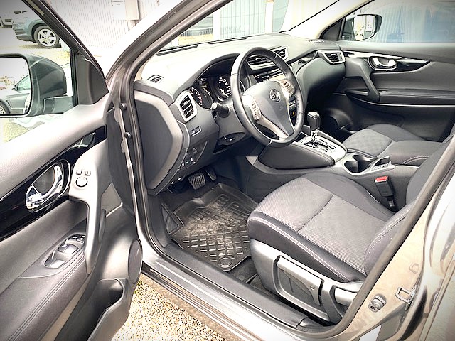 NISSAN Qashqai 1.2 DIG-T N-Connecta-image-6