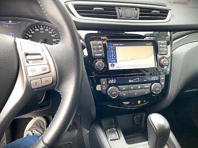 NISSAN Qashqai 1.2 DIG-T N-Connecta-image-4