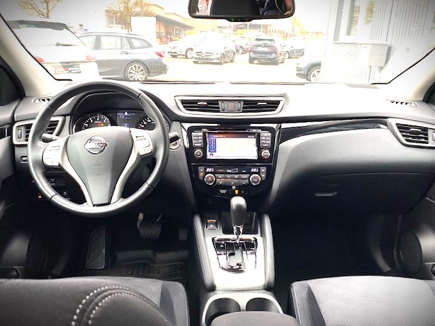 NISSAN Qashqai 1.2 DIG-T N-Connecta-image-9