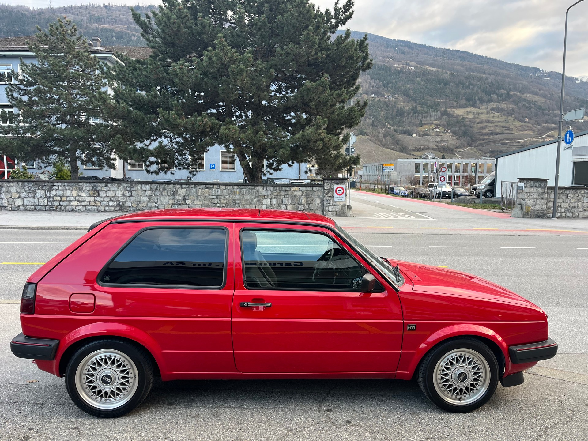 VW Golf 1800 GTI-image-9