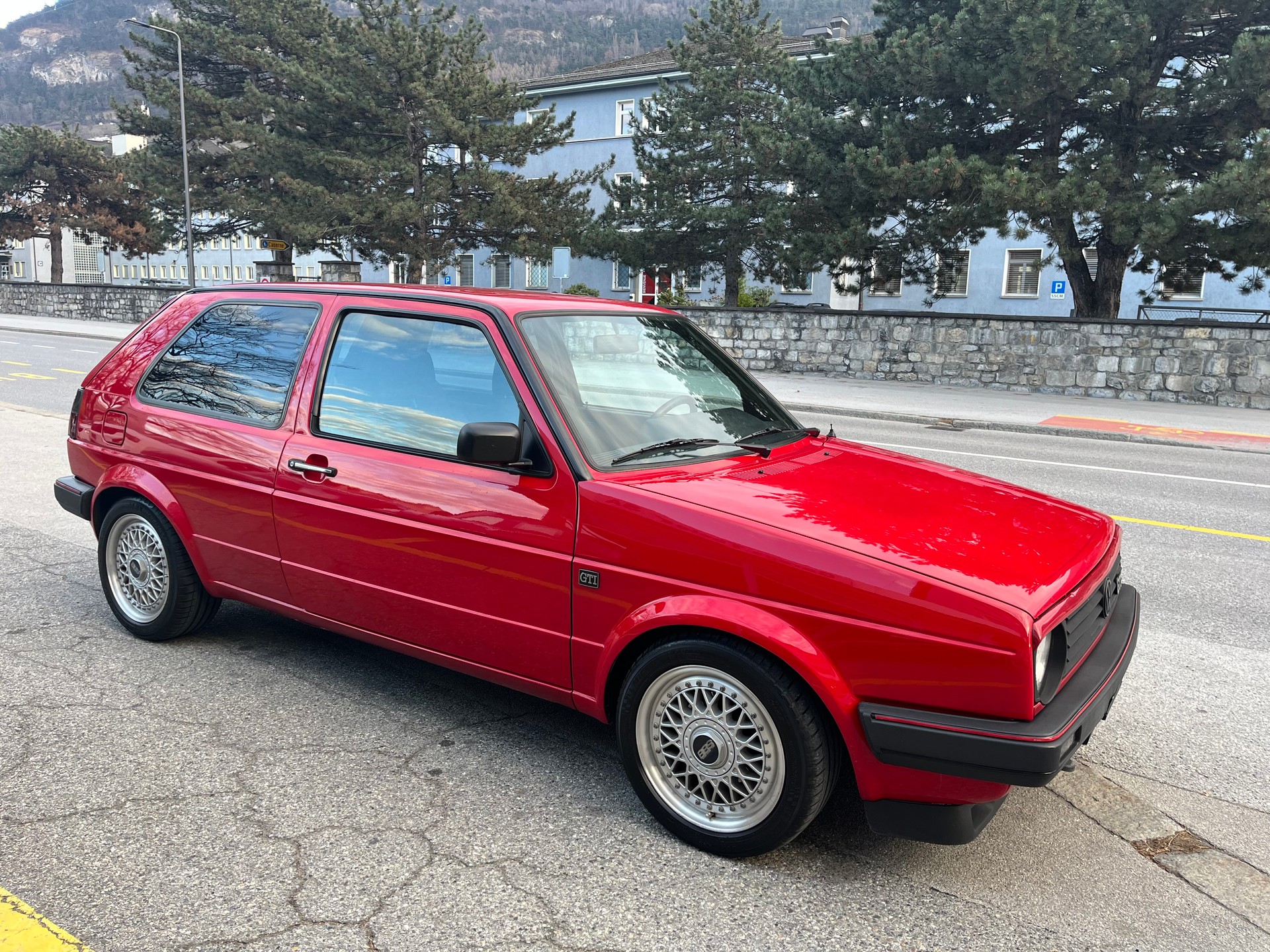 VW Golf 1800 GTI-image-2