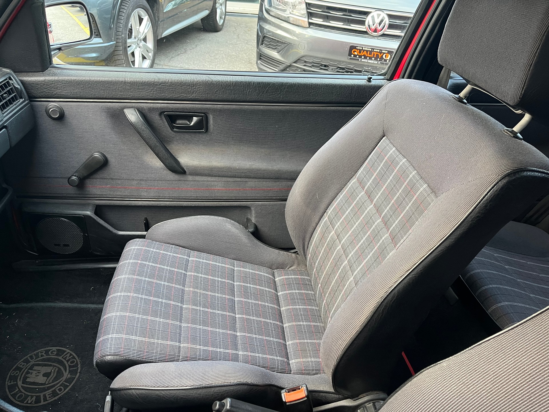 VW Golf 1800 GTI-image-14