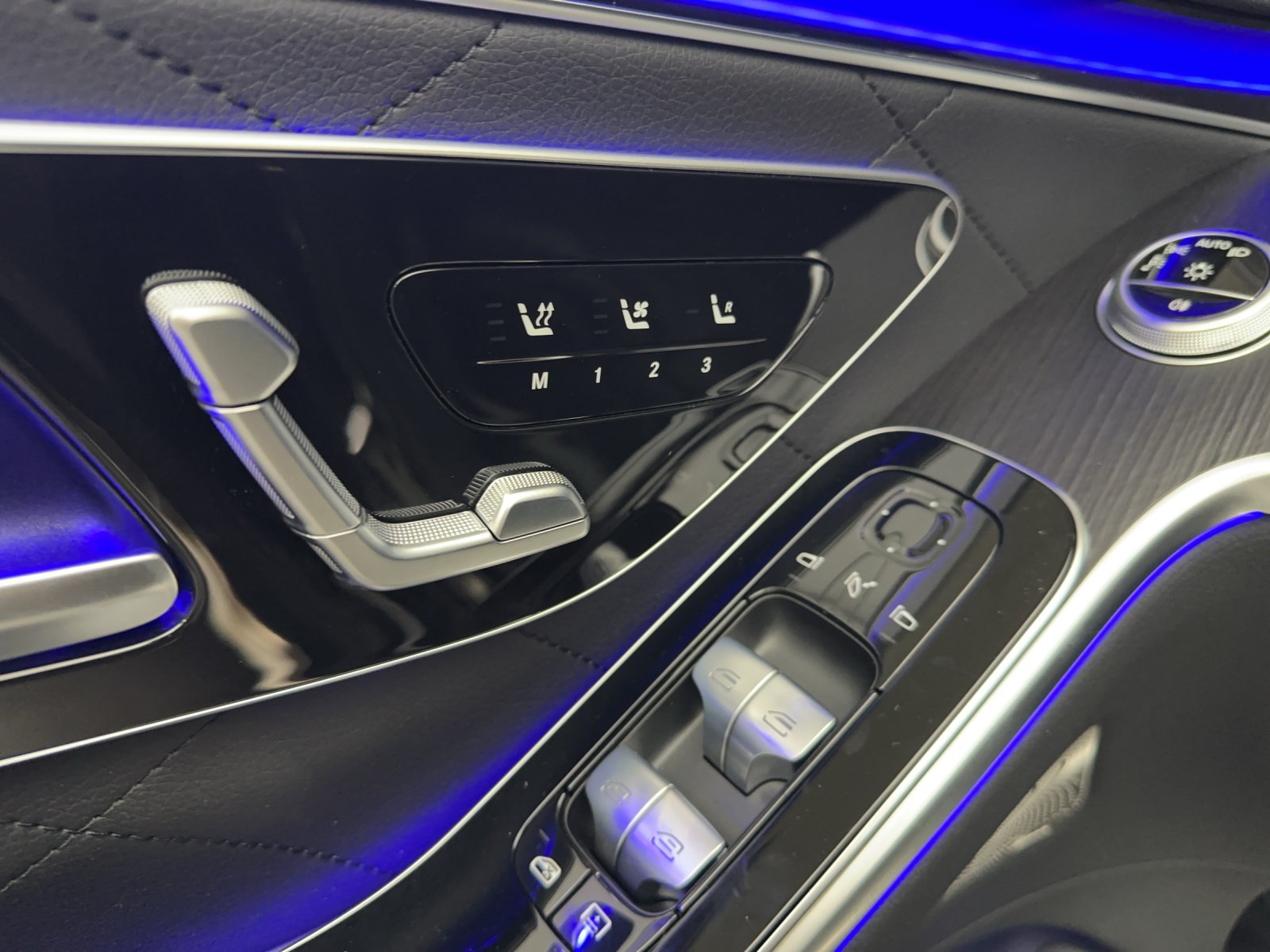MERCEDES-BENZ S 350 d L 4M AMG Line-image-8