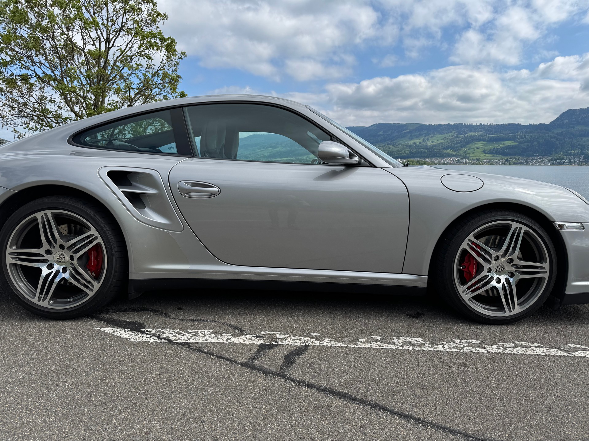 PORSCHE 911 Turbo-image-1
